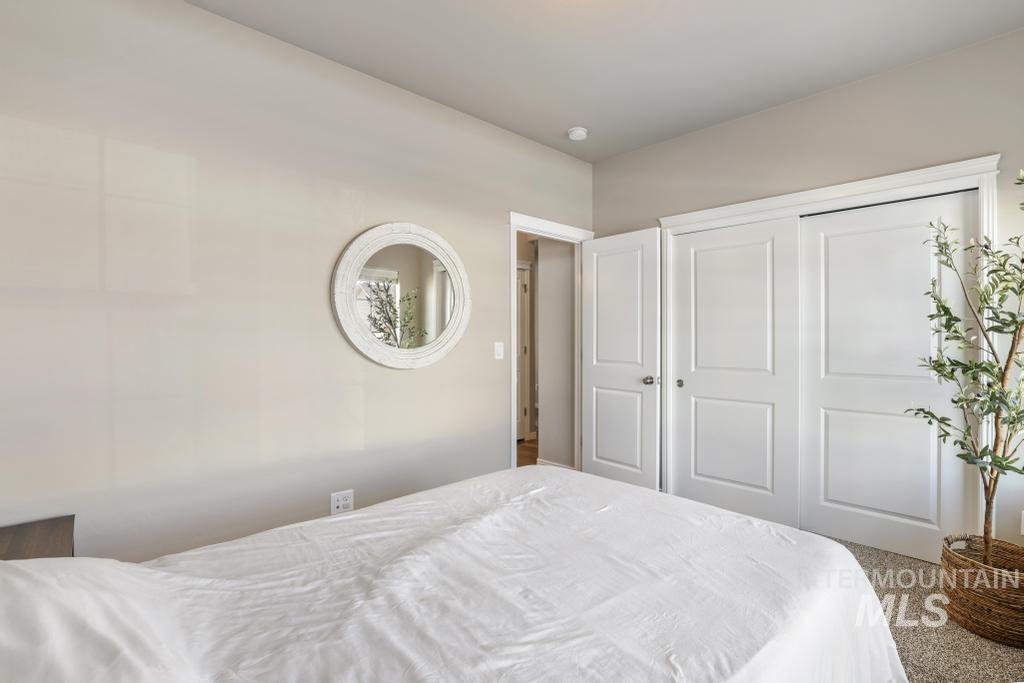 1229 Crestview Drive, Twin Falls, Idaho 83301, 4 Bedrooms, 2 Bathrooms, Residential For Sale, Price $465,000, 98977944