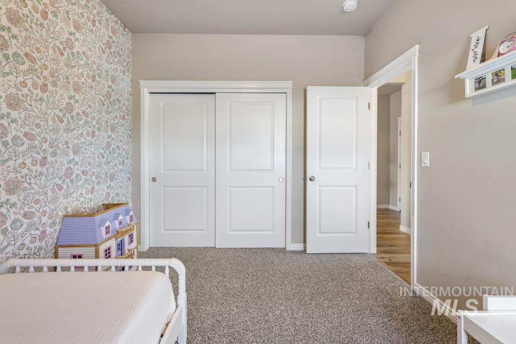 1229 Crestview Drive, Twin Falls, Idaho 83301, 4 Bedrooms, 2 Bathrooms, Residential For Sale, Price $465,000, 98977944