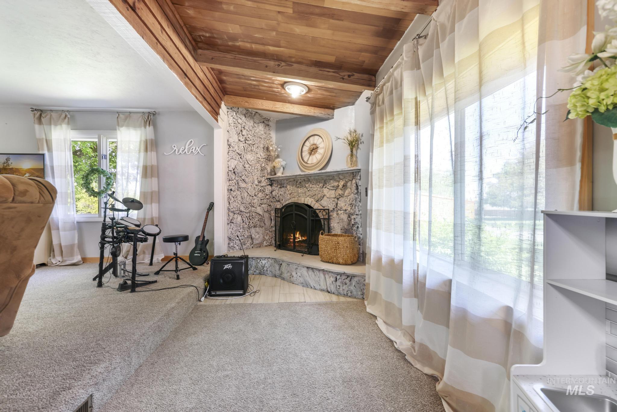 564 S South Blue Lakes Blvd, Twin Falls, Idaho 83301, 9 Bedrooms, 5 Bathrooms, Residential For Sale, Price $799,999,MLS 98977945