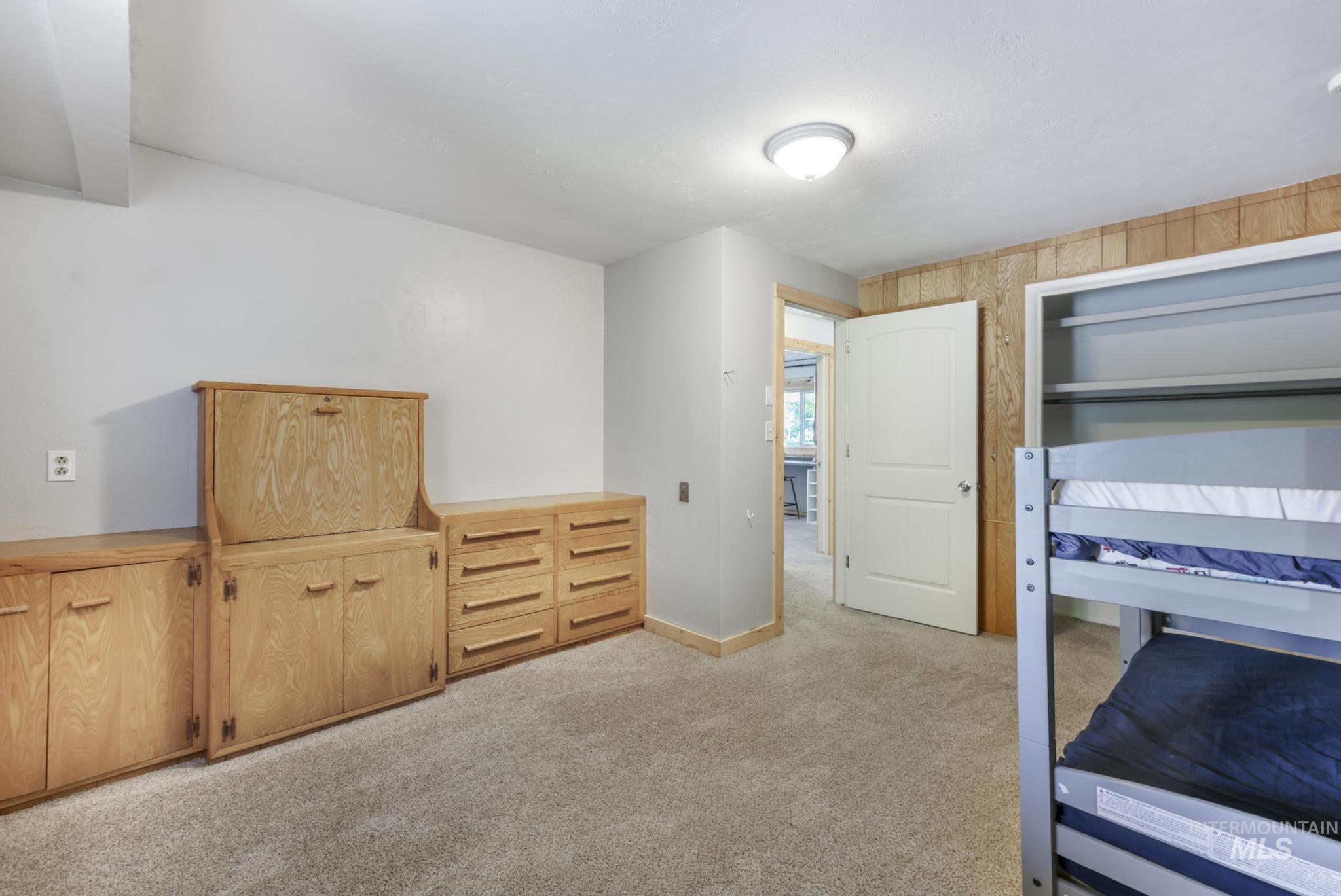 564 S South Blue Lakes Blvd, Twin Falls, Idaho 83301, 9 Bedrooms, 5 Bathrooms, Residential For Sale, Price $799,999,MLS 98977945