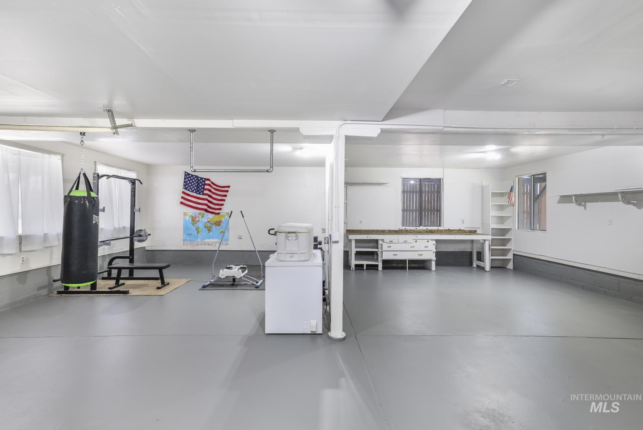 564 S South Blue Lakes Blvd, Twin Falls, Idaho 83301, 9 Bedrooms, 5 Bathrooms, Residential For Sale, Price $799,999,MLS 98977945