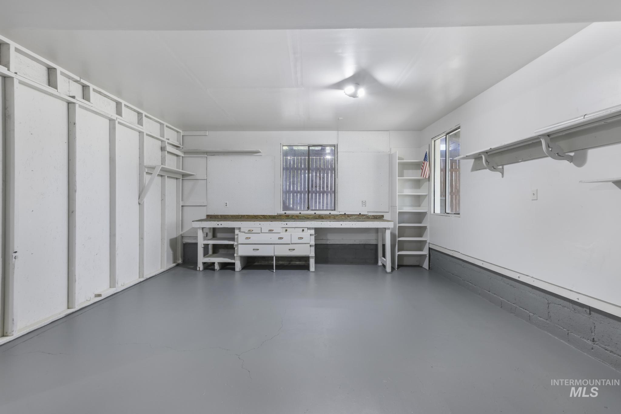 564 S South Blue Lakes Blvd, Twin Falls, Idaho 83301, 9 Bedrooms, 5 Bathrooms, Residential For Sale, Price $799,999,MLS 98977945