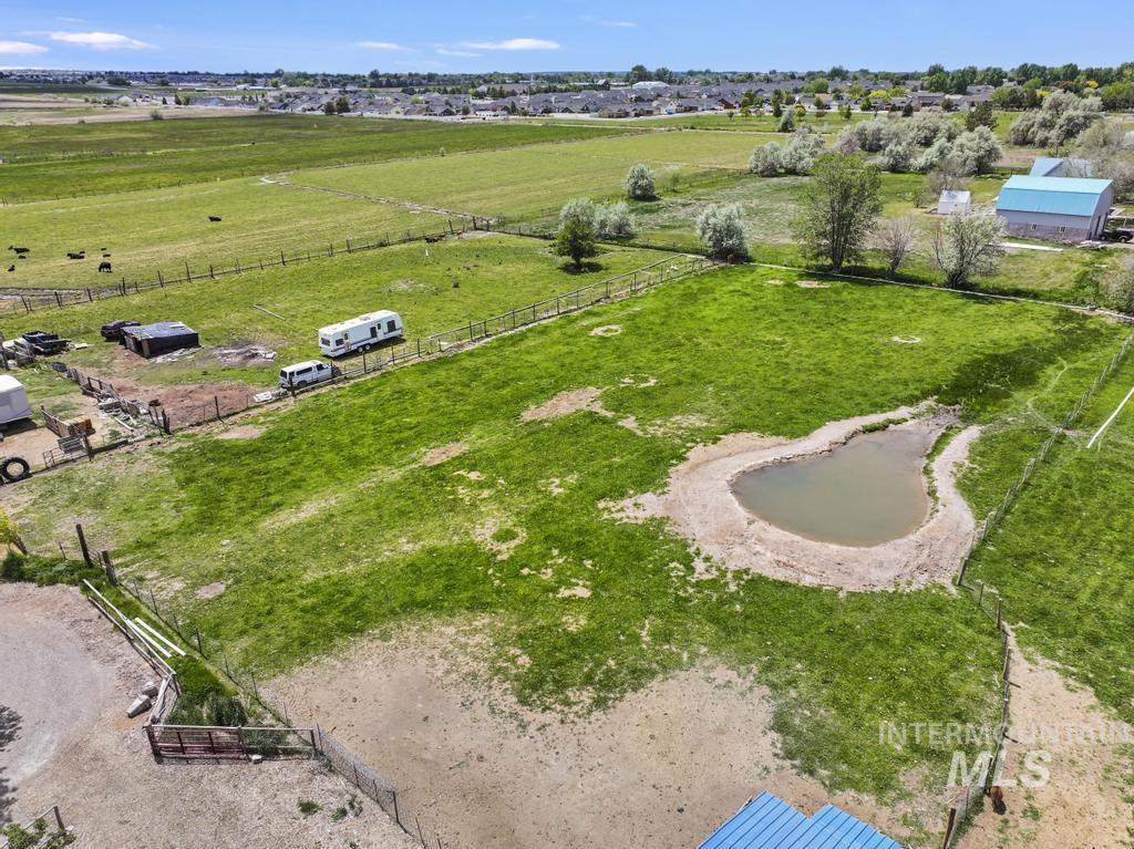 564 S Blue Lakes Blvd, Twin Falls, Idaho 83301, 9 Bedrooms, 5 Bathrooms, Residential For Sale, Price $847,000, 98977945