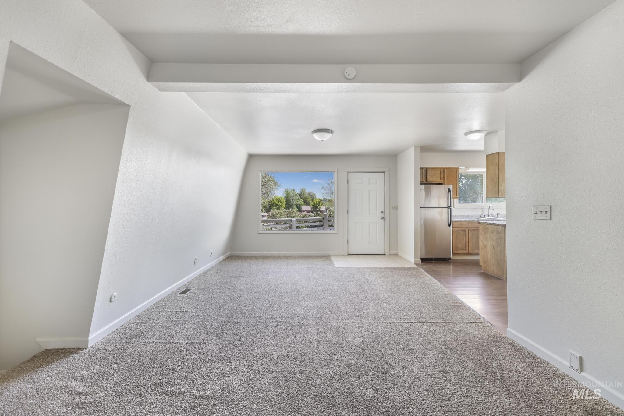 564 S South Blue Lakes Blvd, Twin Falls, Idaho 83301, 9 Bedrooms, 5 Bathrooms, Residential For Sale, Price $799,999,MLS 98977945