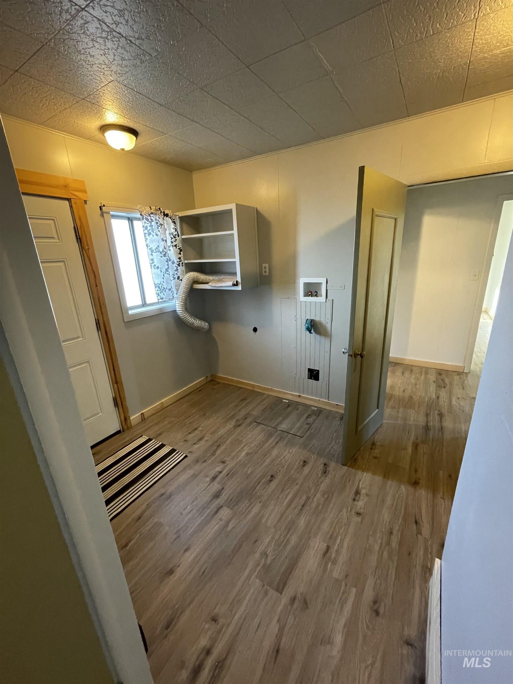 564 S Blue Lakes Blvd, Twin Falls, Idaho 83301, 9 Bedrooms, 5 Bathrooms, Residential For Sale, Price $847,000, 98977945