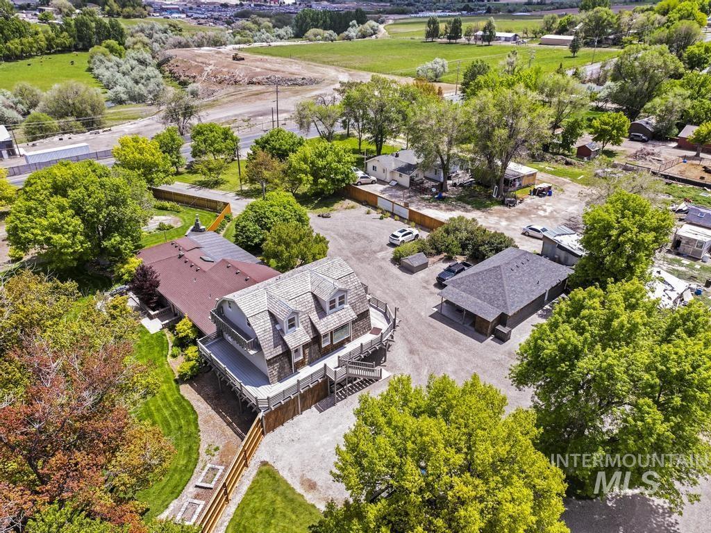 564 S Blue Lakes Blvd, Twin Falls, Idaho 83301, 4 Bedrooms, 2 Bathrooms, Residential Income For Sale, Price $799,999, 98977946