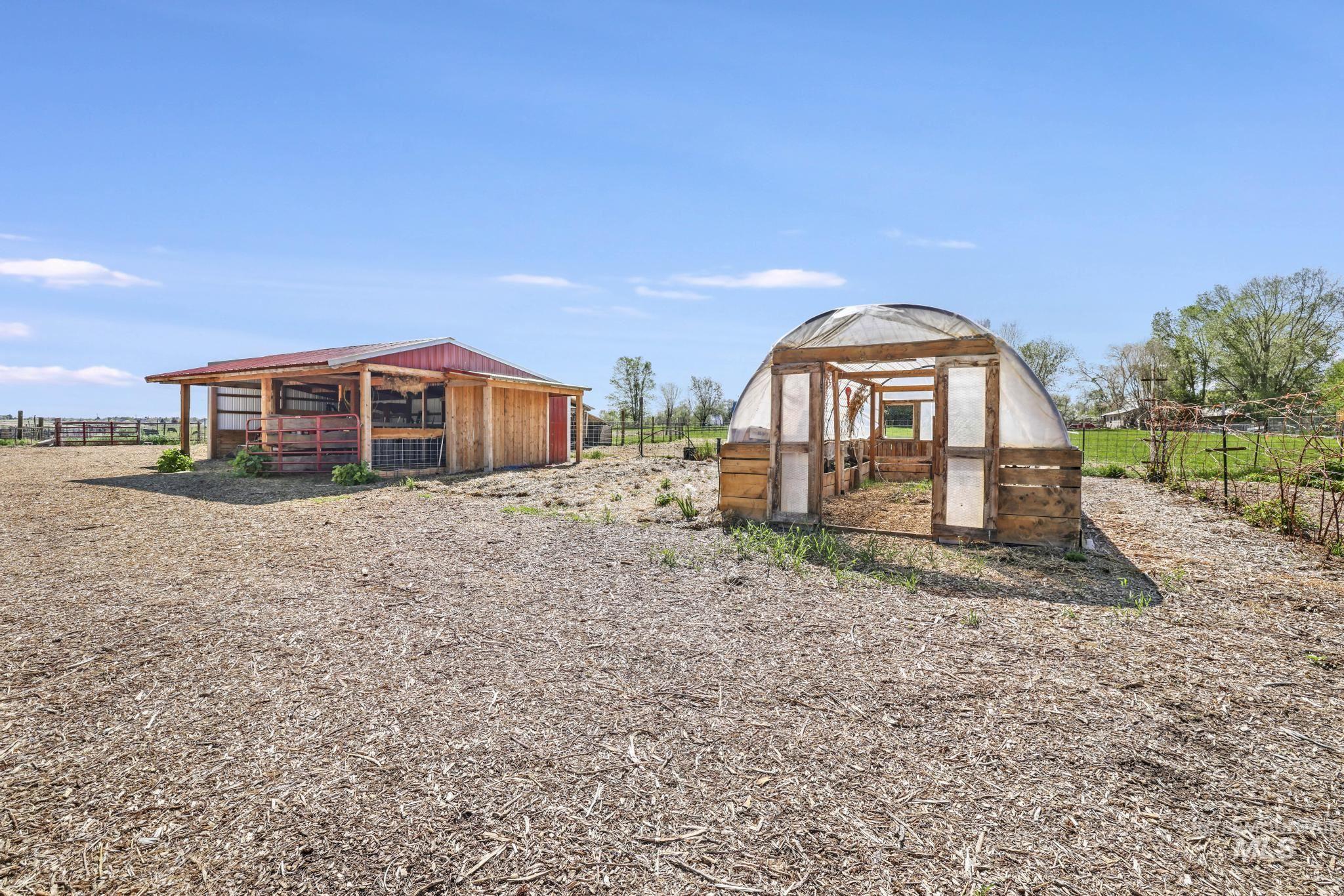 564 S Blue Lakes Blvd, Twin Falls, Idaho 83301, 4 Bedrooms, 2 Bathrooms, Residential Income For Sale, Price $799,999,MLS 98977946