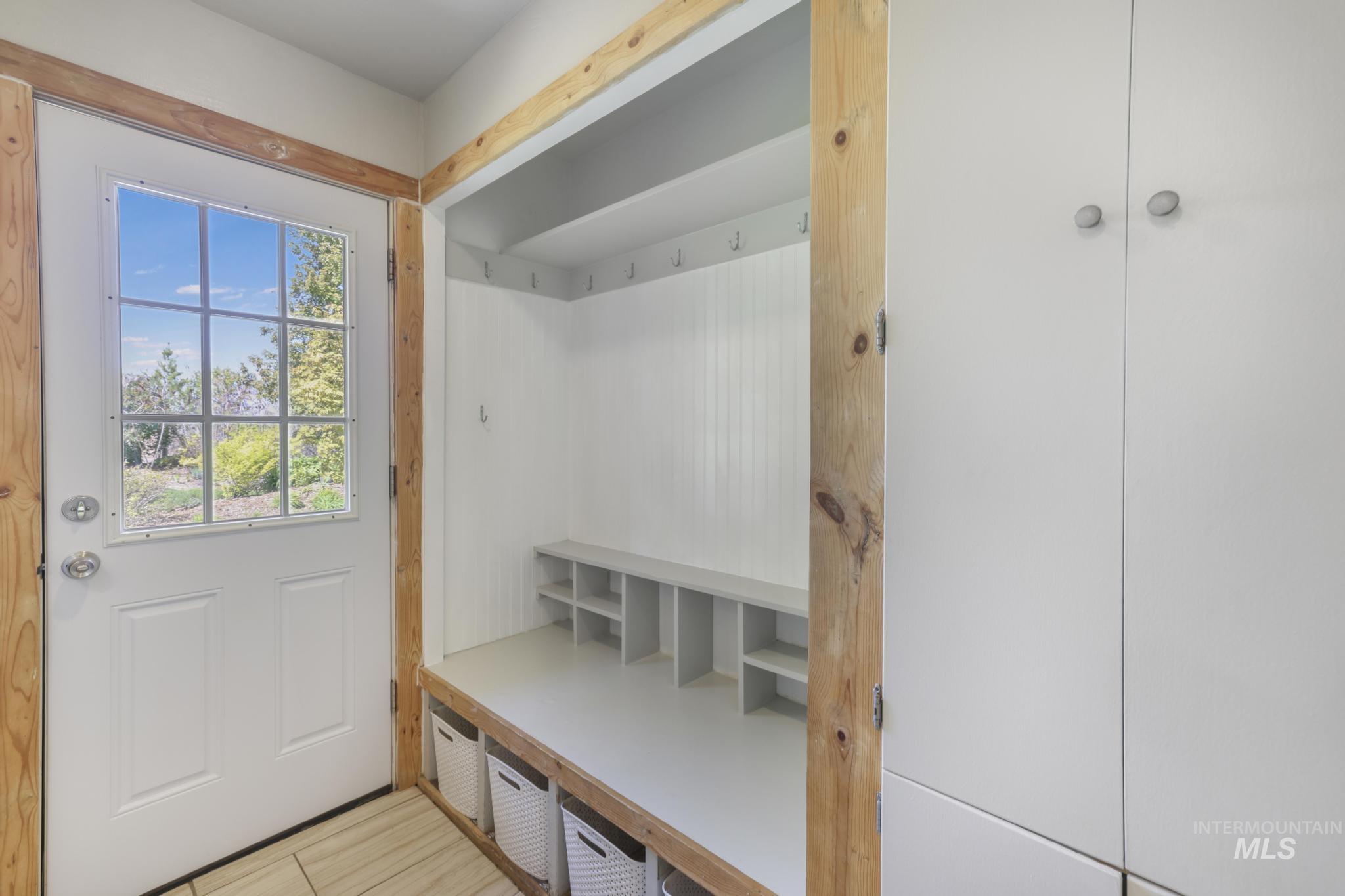 564 S Blue Lakes Blvd, Twin Falls, Idaho 83301, 4 Bedrooms, 2 Bathrooms, Residential Income For Sale, Price $799,999, 98977946