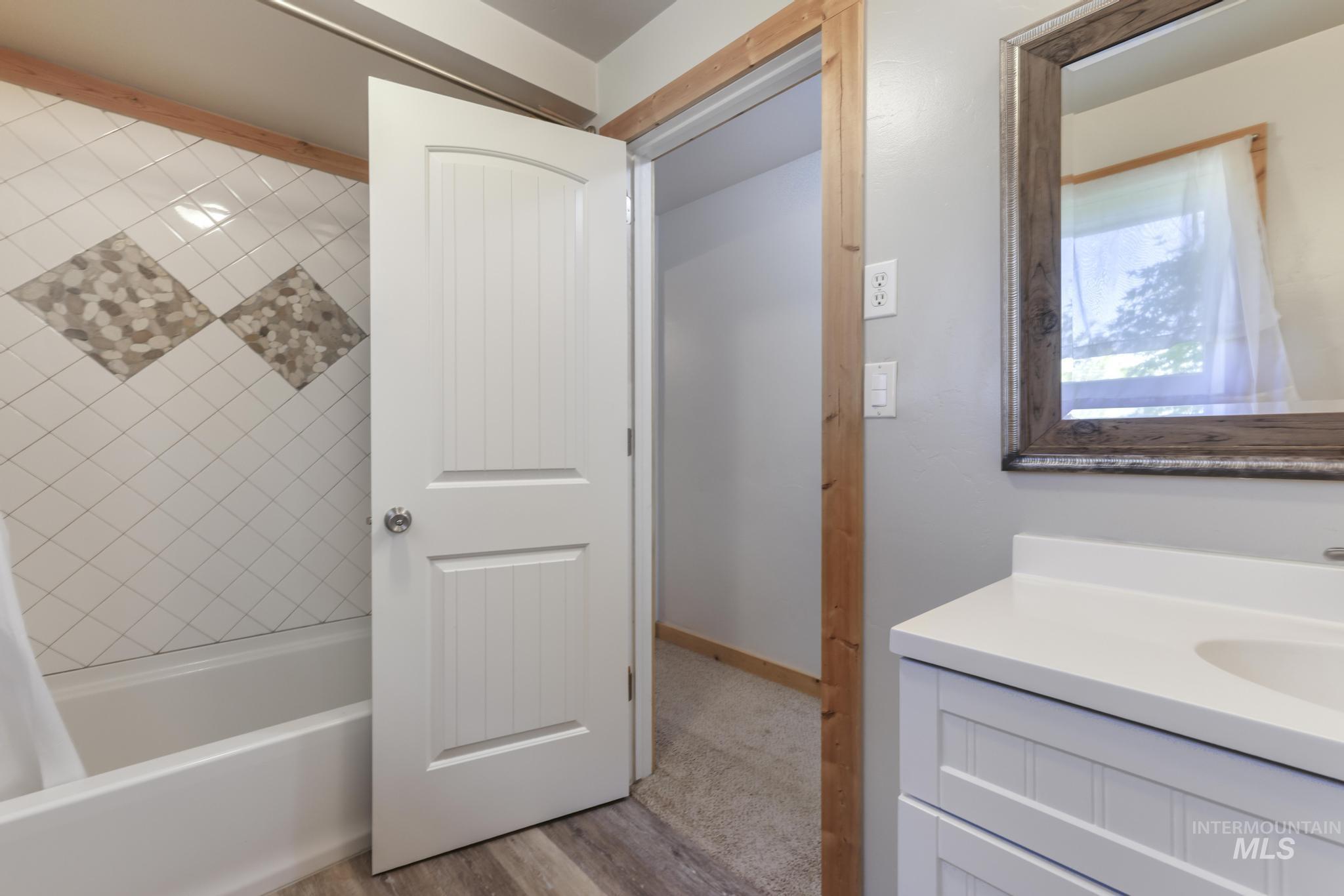 564 S Blue Lakes Blvd, Twin Falls, Idaho 83301, 4 Bedrooms, 2 Bathrooms, Residential Income For Sale, Price $799,999,MLS 98977946