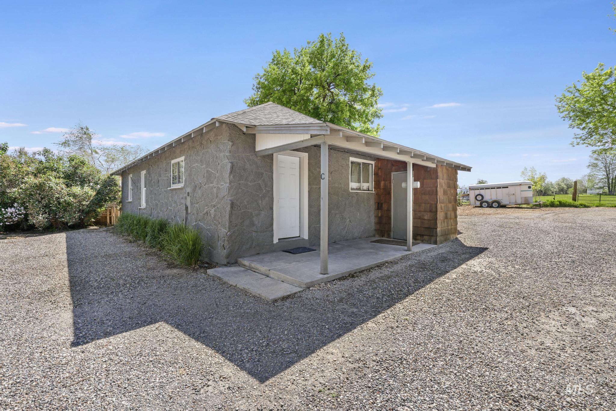 564 S Blue Lakes Blvd, Twin Falls, Idaho 83301, 4 Bedrooms, 2 Bathrooms, Residential Income For Sale, Price $799,999, 98977946