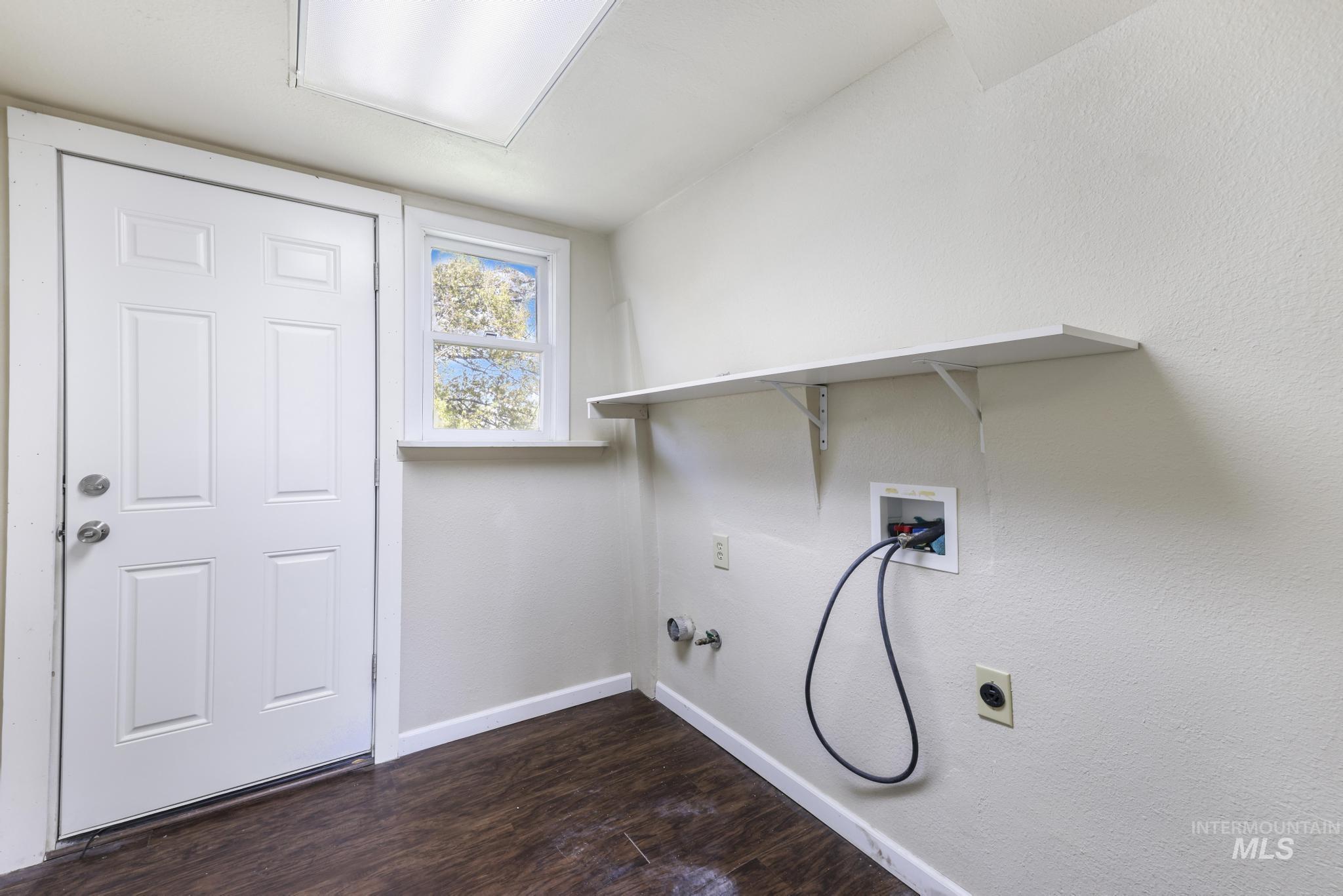 564 S Blue Lakes Blvd, Twin Falls, Idaho 83301, 4 Bedrooms, 2 Bathrooms, Residential Income For Sale, Price $799,999, 98977946