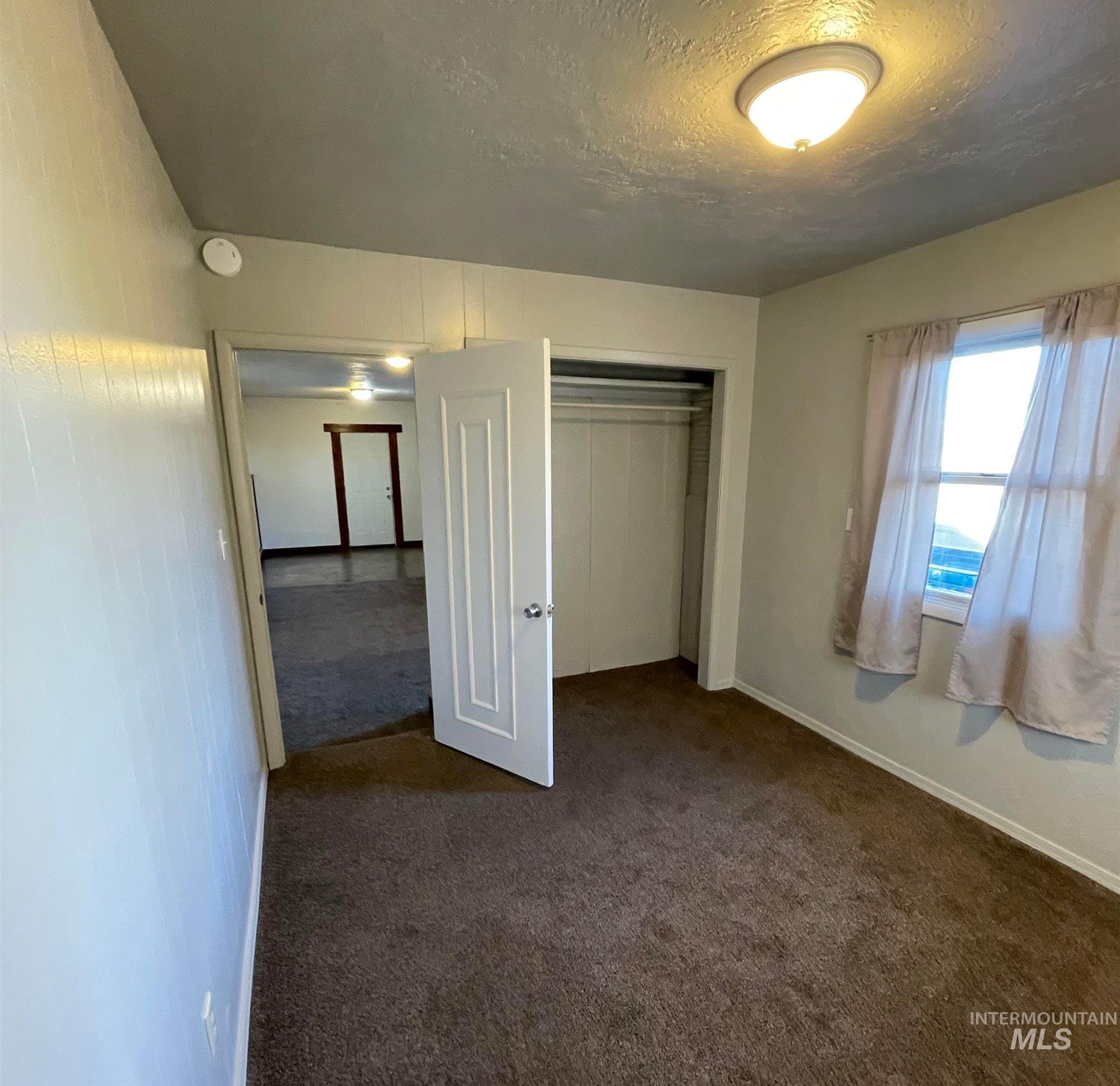 564 S Blue Lakes Blvd, Twin Falls, Idaho 83301, 4 Bedrooms, 2 Bathrooms, Residential Income For Sale, Price $799,999, 98977946