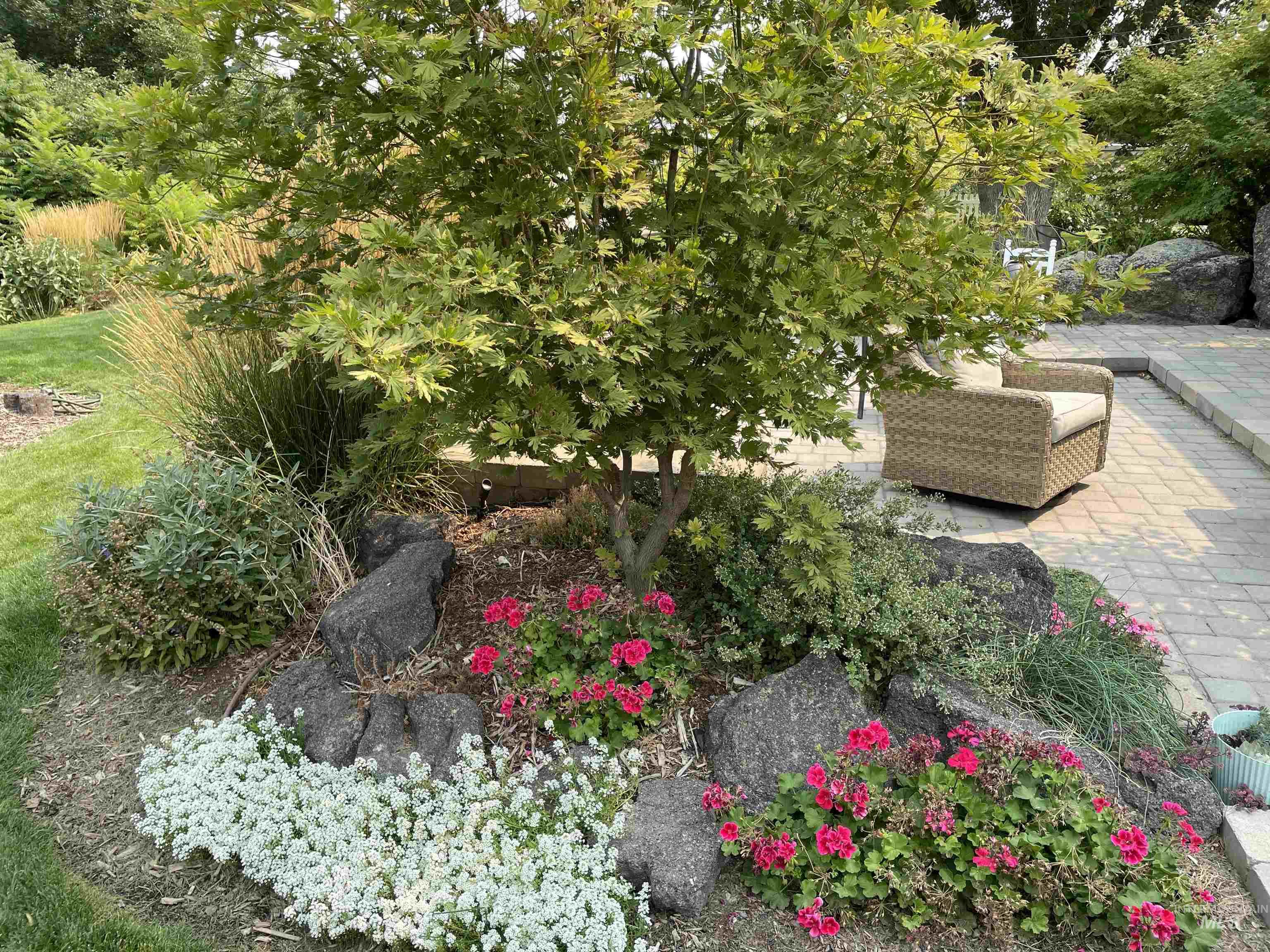 564 S Blue Lakes Blvd, Twin Falls, Idaho 83301, 4 Bedrooms, 2 Bathrooms, Residential Income For Sale, Price $799,999, 98977946