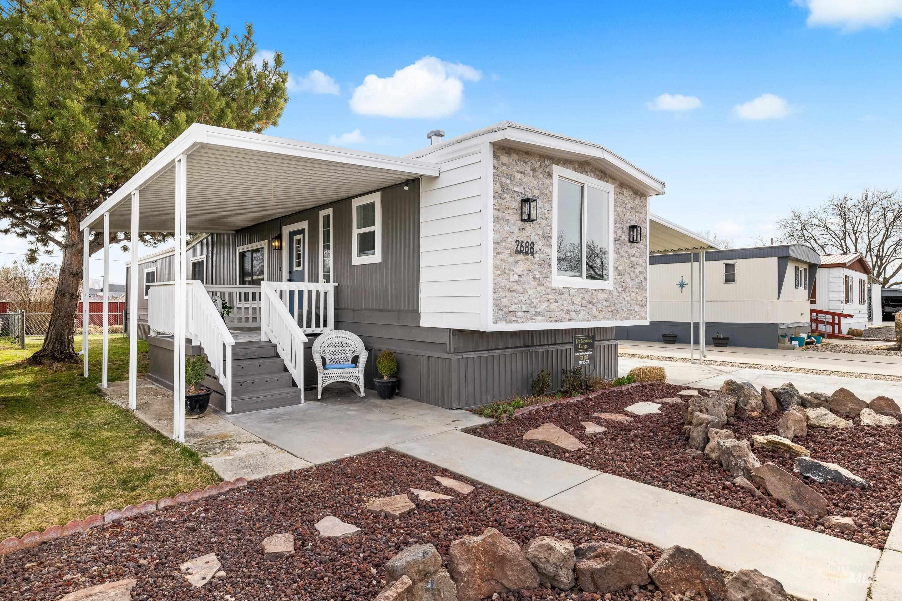 2688 N Pilgrim Lane, Boise, Idaho 83704, 2 Bedrooms, 2 Bathrooms, Residential For Sale, Price $124,900, 98977948