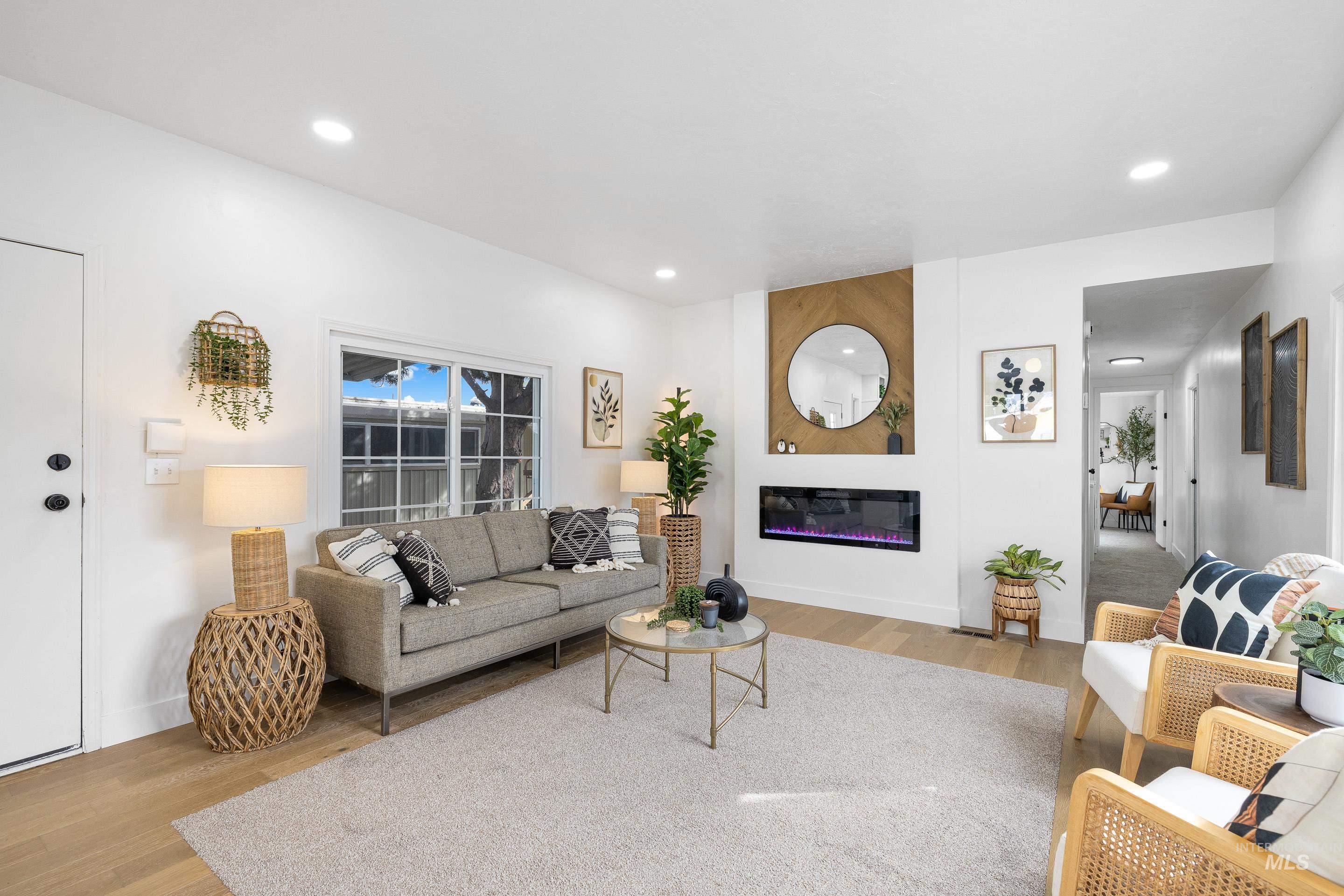 2688 N Pilgrim Lane, Boise, Idaho 83704, 2 Bedrooms, 2 Bathrooms, Residential For Sale, Price $124,900, 98977948