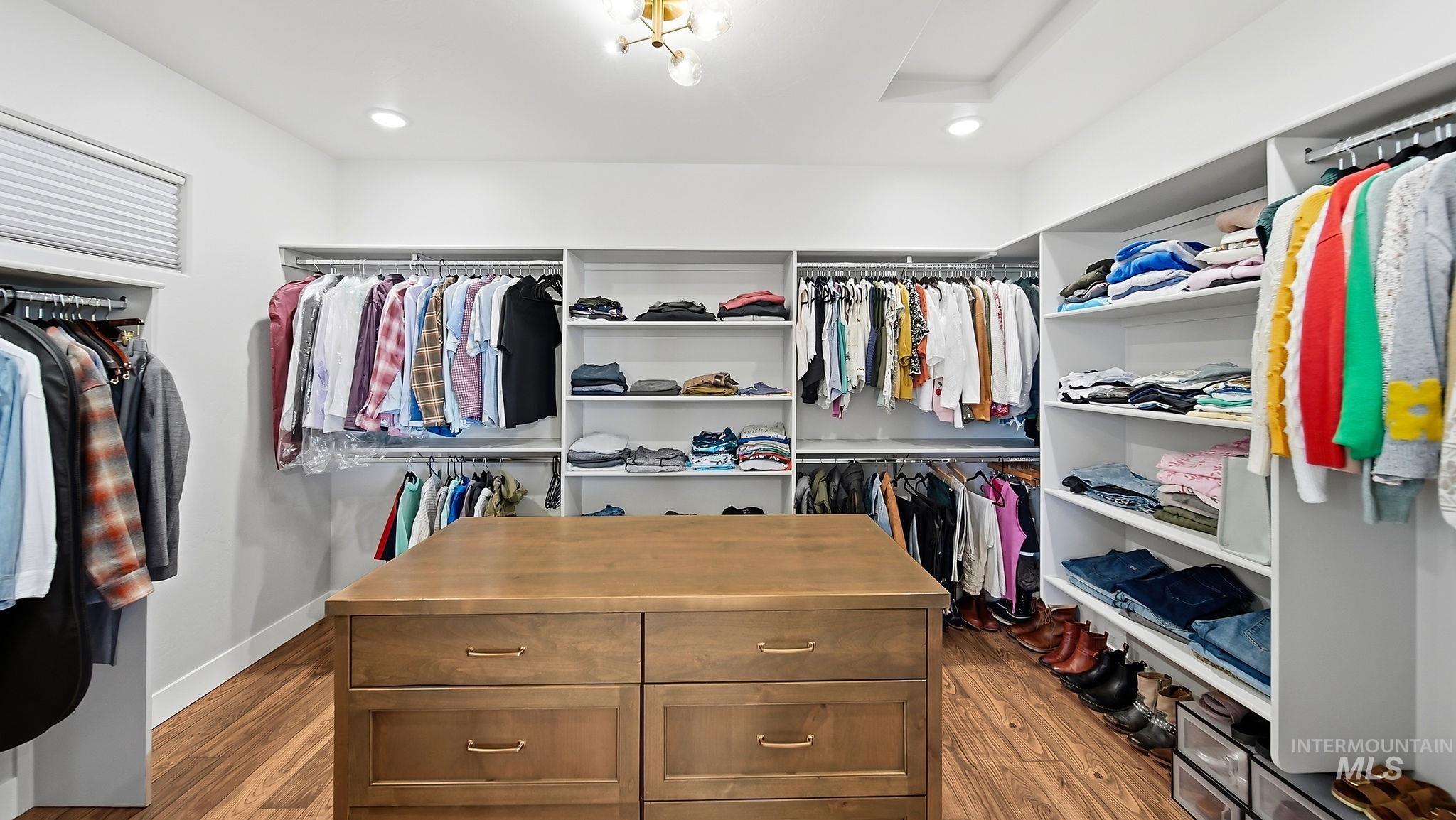 3556 E 3876 N, Kimberly, Idaho 83341, 3 Bedrooms, 3.5 Bathrooms, Residential For Sale, Price $1,050,000, 98977951