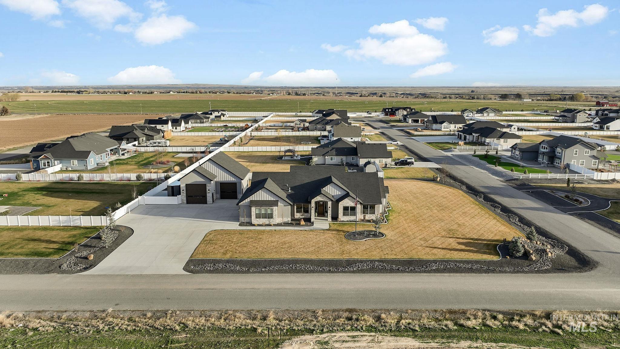 3556 E 3876 N, Kimberly, Idaho 83341, 3 Bedrooms, 3.5 Bathrooms, Residential For Sale, Price $1,050,000, 98977951