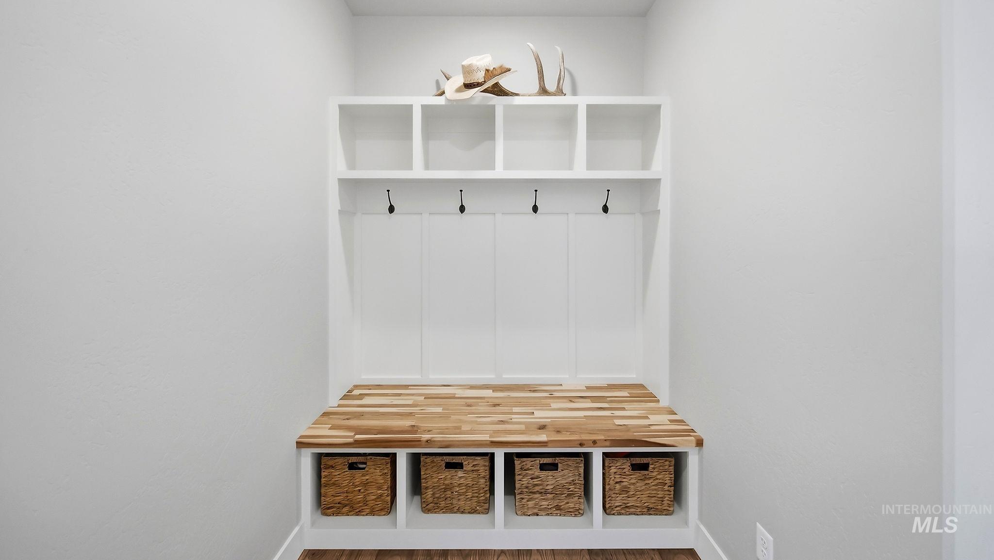 3556 E 3876 N, Kimberly, Idaho 83341, 3 Bedrooms, 3.5 Bathrooms, Residential For Sale, Price $1,050,000, 98977951