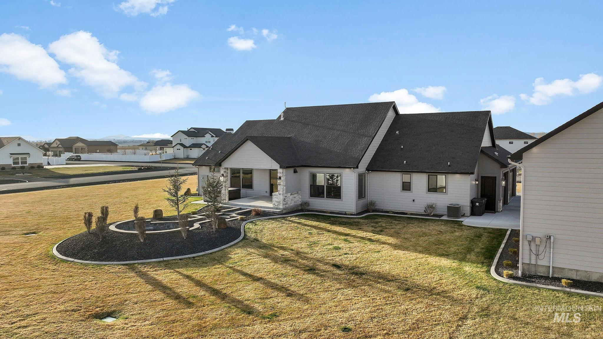 3556 E 3876 N, Kimberly, Idaho 83341, 3 Bedrooms, 3.5 Bathrooms, Residential For Sale, Price $1,050,000, 98977951