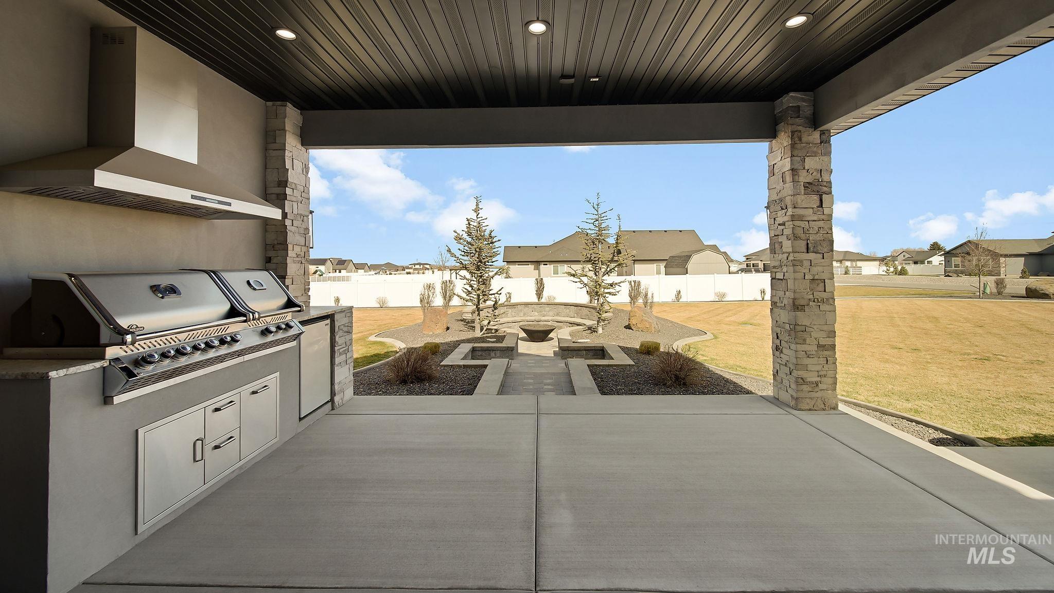 3556 E 3876 N, Kimberly, Idaho 83341, 3 Bedrooms, 3.5 Bathrooms, Residential For Sale, Price $1,050,000, 98977951