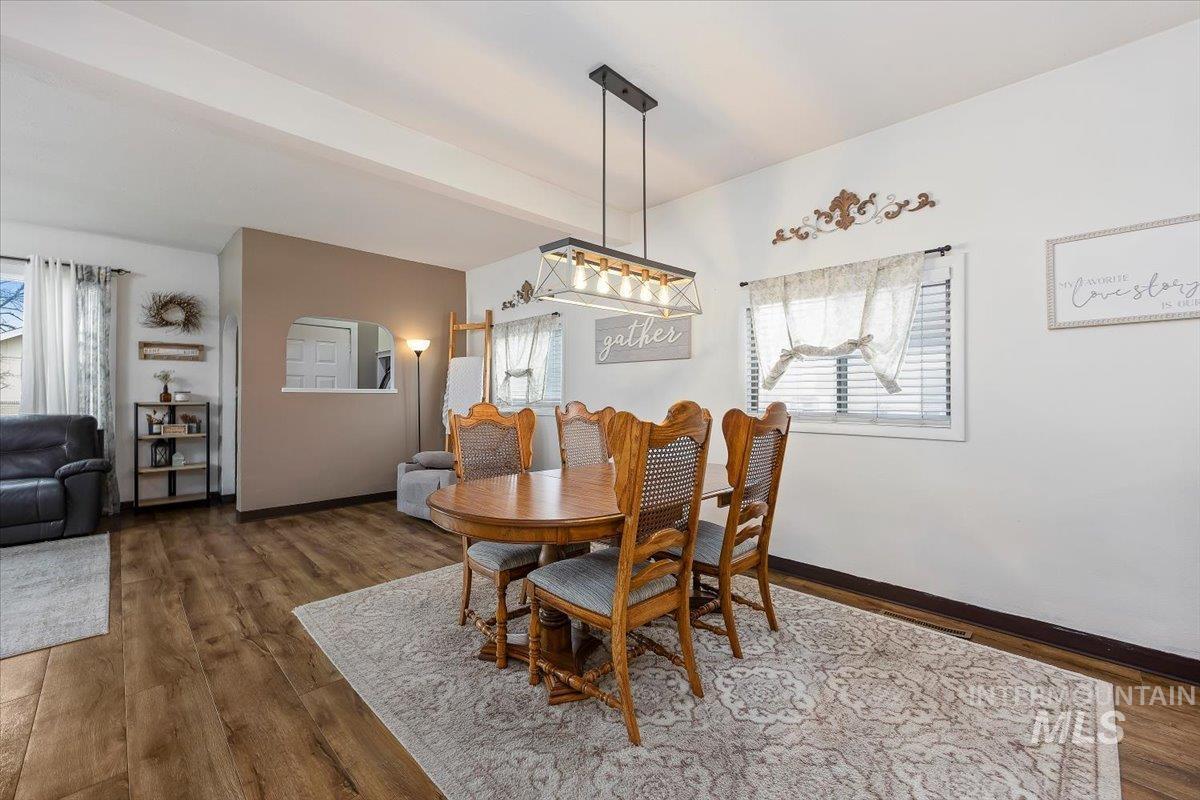 326 Montana Street, Gooding, Idaho 83330, 2 Bedrooms, 1 Bathroom, Residential For Sale, Price $258,000, 98977952