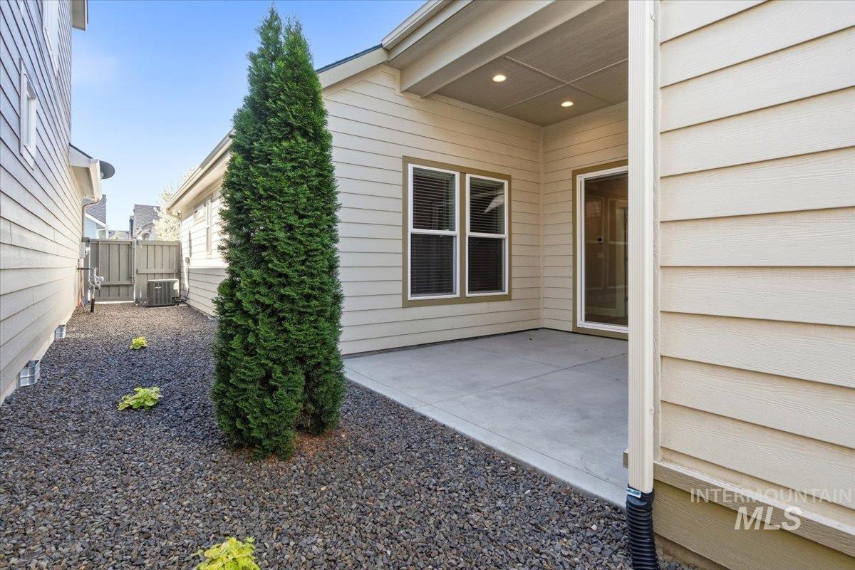 3363 E Kalinga Ln, Meridian, Idaho 83642, 3 Bedrooms, 2 Bathrooms, Residential For Sale, Price $559,900,MLS 98977953