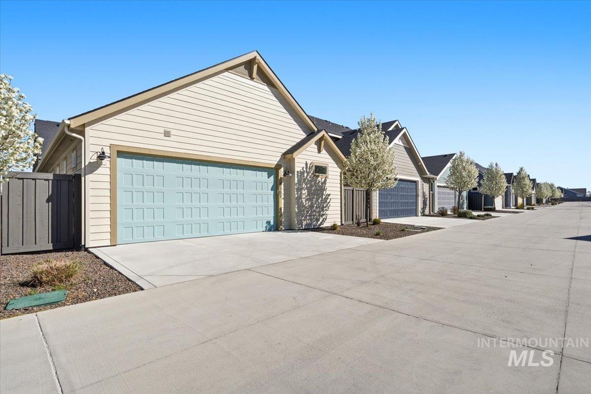 3363 E Kalinga Ln, Meridian, Idaho 83642, 3 Bedrooms, 2 Bathrooms, Residential For Sale, Price $559,900,MLS 98977953