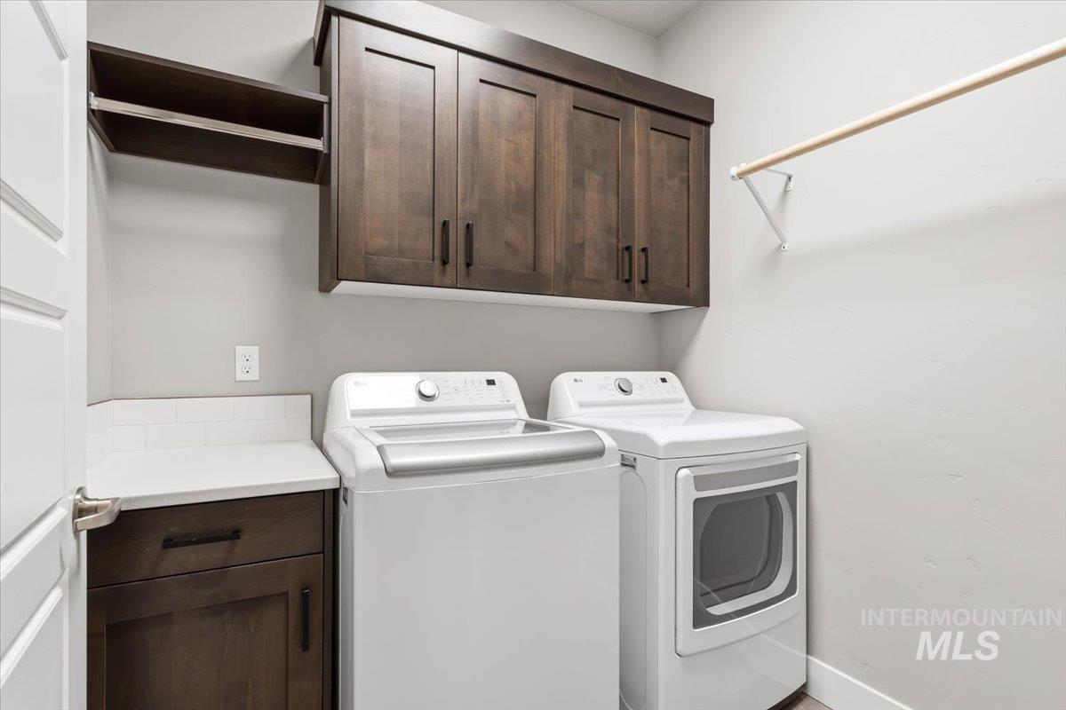 3710 W Silver River Ln, Meridian, Idaho 83646, 3 Bedrooms, 2 Bathrooms, Residential For Sale, Price $554,900,MLS 98977954