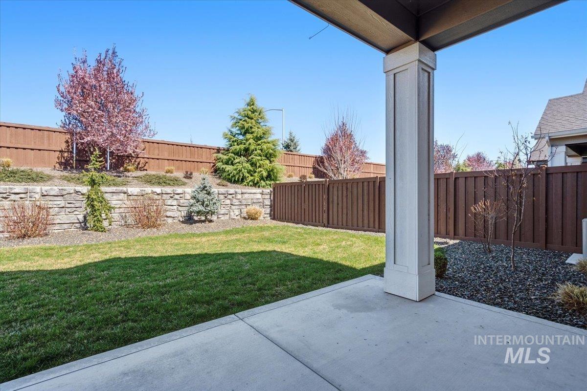 3710 W Silver River Ln, Meridian, Idaho 83646, 3 Bedrooms, 2 Bathrooms, Residential For Sale, Price $554,900,MLS 98977954