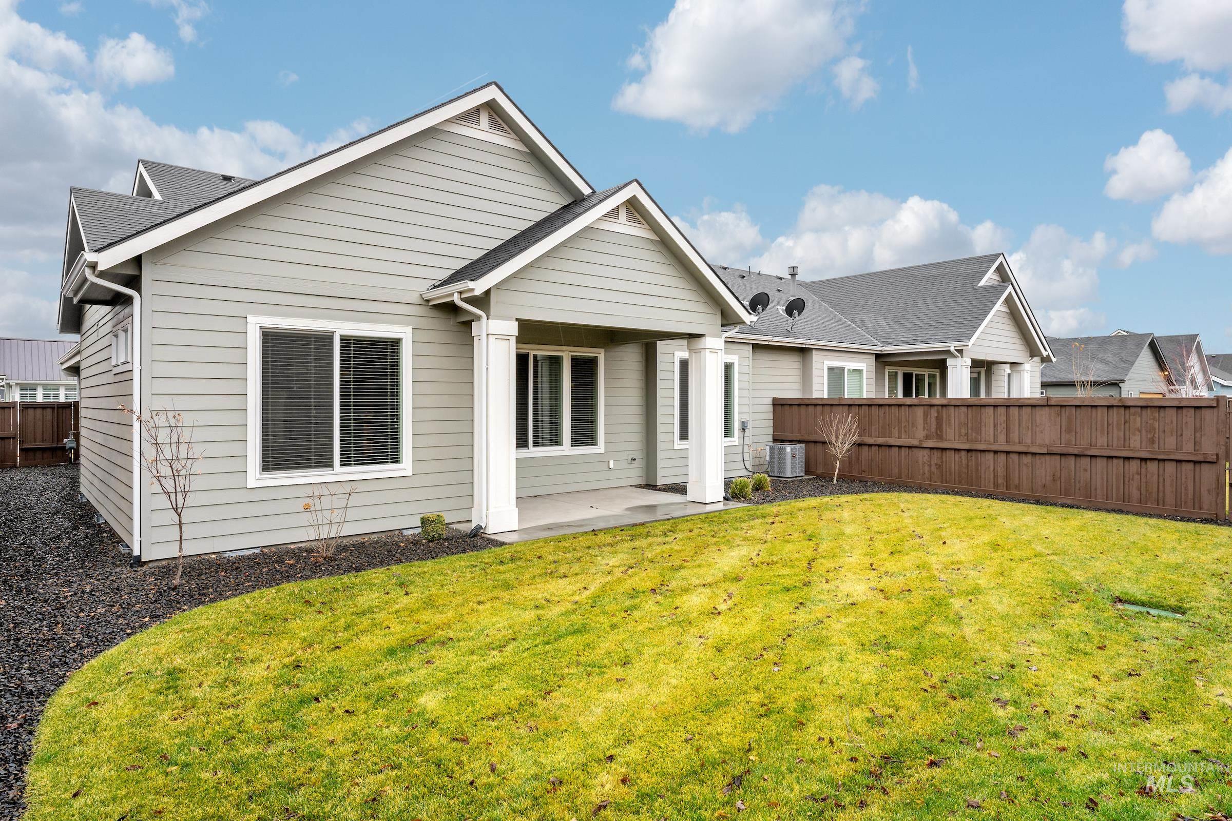 3710 W Silver River Ln, Meridian, Idaho 83646, 3 Bedrooms, 2 Bathrooms, Residential For Sale, Price $559,900, 98977954