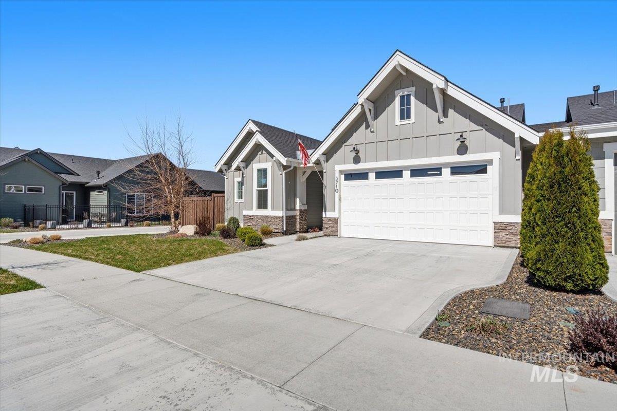 3710 W Silver River Ln, Meridian, Idaho 83646, 3 Bedrooms, 2 Bathrooms, Residential For Sale, Price $554,900,MLS 98977954