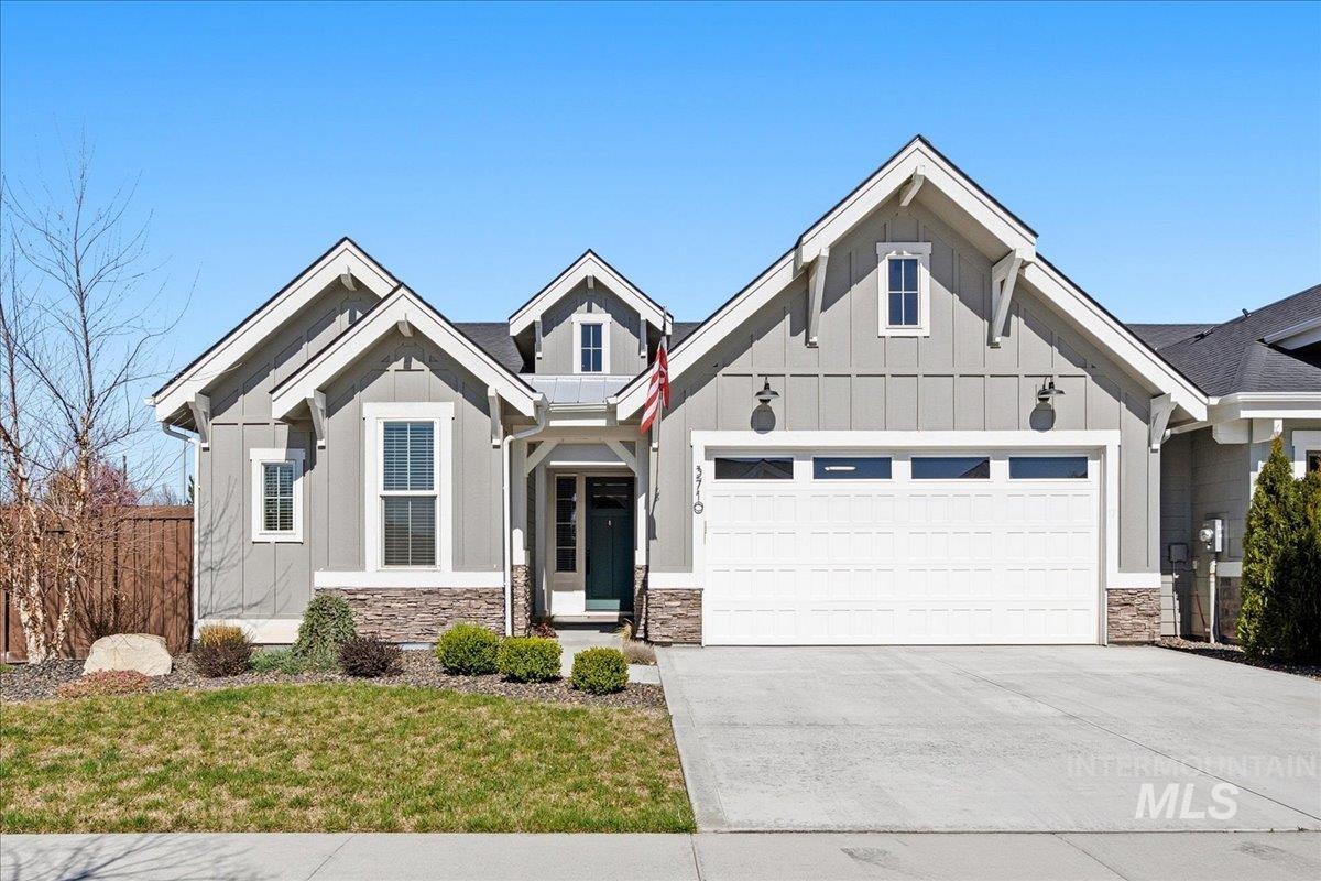 3710 W Silver River Ln, Meridian, Idaho 83646, 3 Bedrooms, 2 Bathrooms, Residential For Sale, Price $554,900,MLS 98977954