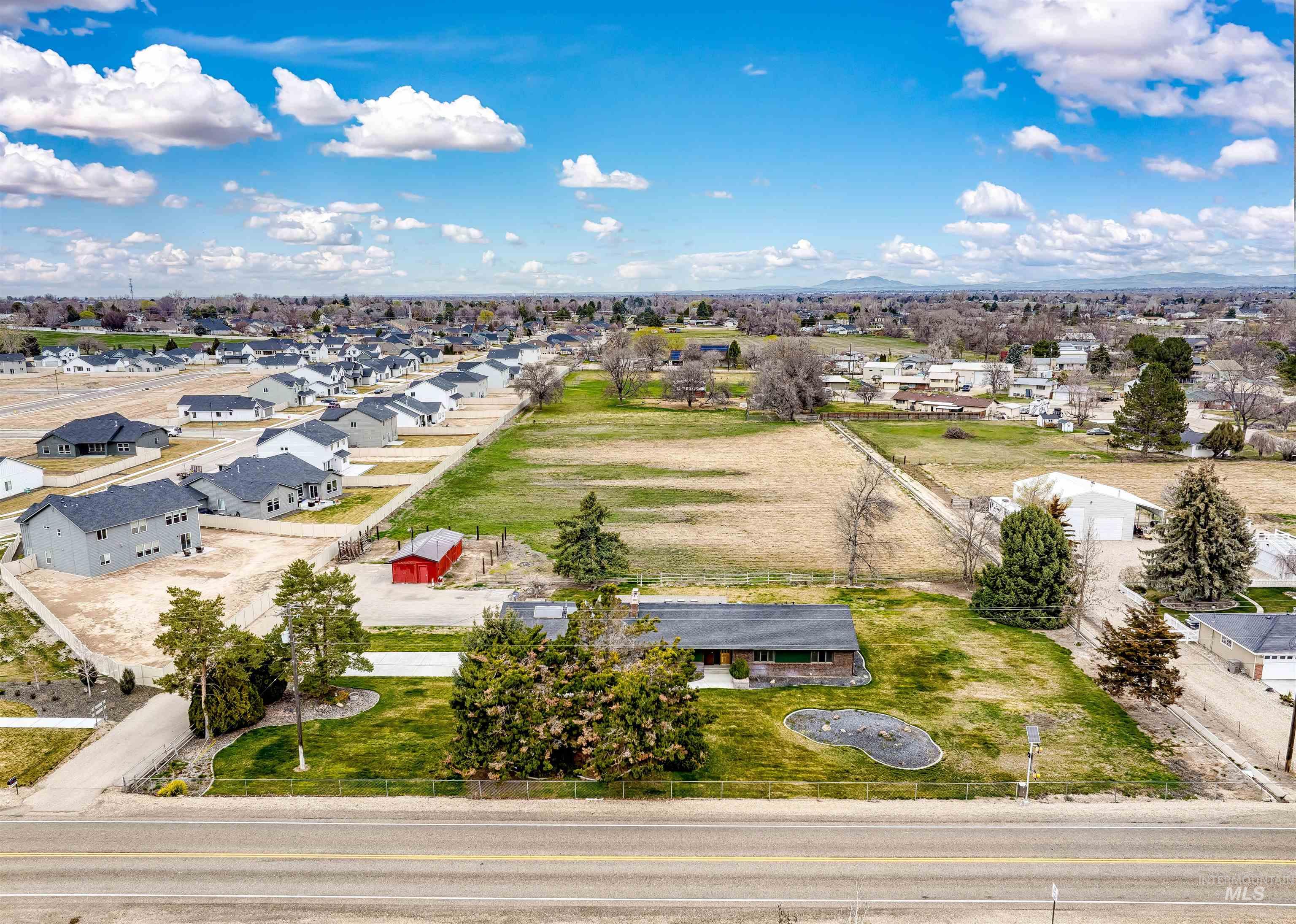 1124 E Lewis Ln, Nampa, Idaho 83686, 4 Bedrooms, 2.5 Bathrooms, Residential For Sale, Price $785,000, 98977957
