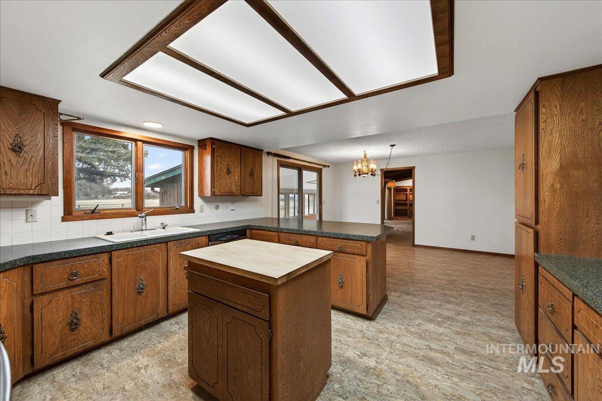 1124 E Lewis Ln, Nampa, Idaho 83686, 4 Bedrooms, 2.5 Bathrooms, Residential For Sale, Price $785,000,MLS 98977957