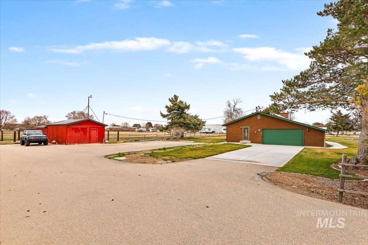 1124 E Lewis Ln, Nampa, Idaho 83686, 4 Bedrooms, 2.5 Bathrooms, Residential For Sale, Price $785,000, 98977957