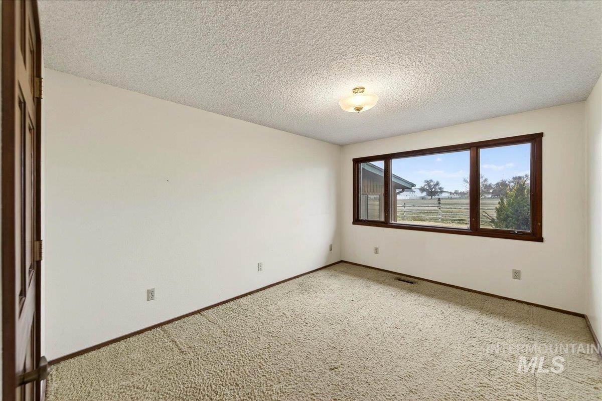 1124 E Lewis Ln, Nampa, Idaho 83686, 4 Bedrooms, 2.5 Bathrooms, Residential For Sale, Price $785,000, 98977957