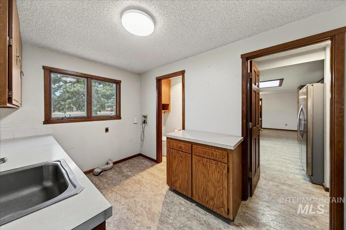 1124 E Lewis Ln, Nampa, Idaho 83686, 4 Bedrooms, 2.5 Bathrooms, Residential For Sale, Price $785,000,MLS 98977957