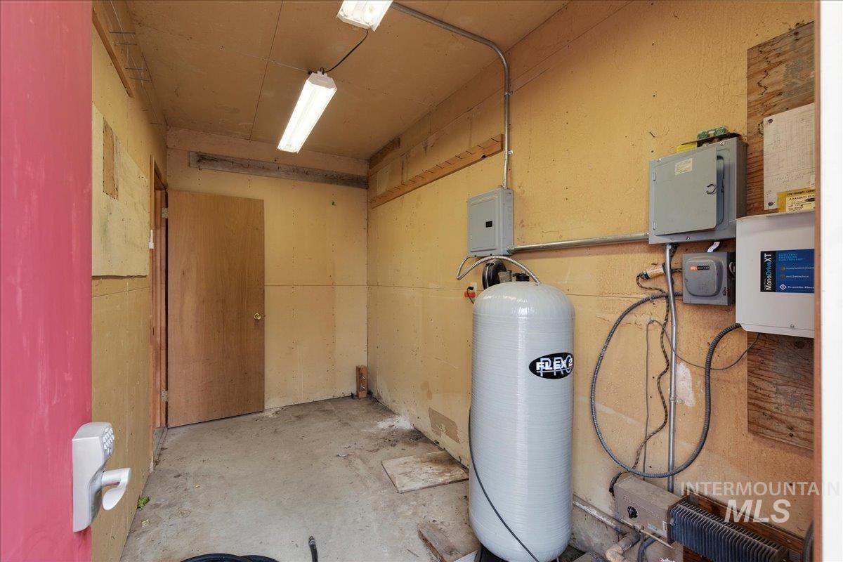 1124 E Lewis Ln, Nampa, Idaho 83686, 4 Bedrooms, 2.5 Bathrooms, Residential For Sale, Price $785,000,MLS 98977957