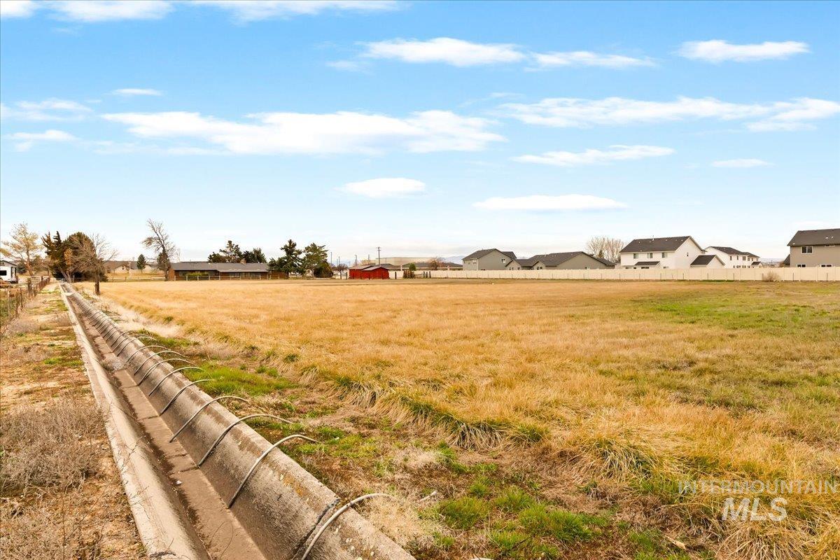 1124 E Lewis Ln, Nampa, Idaho 83686, 4 Bedrooms, 2.5 Bathrooms, Residential For Sale, Price $785,000, 98977957