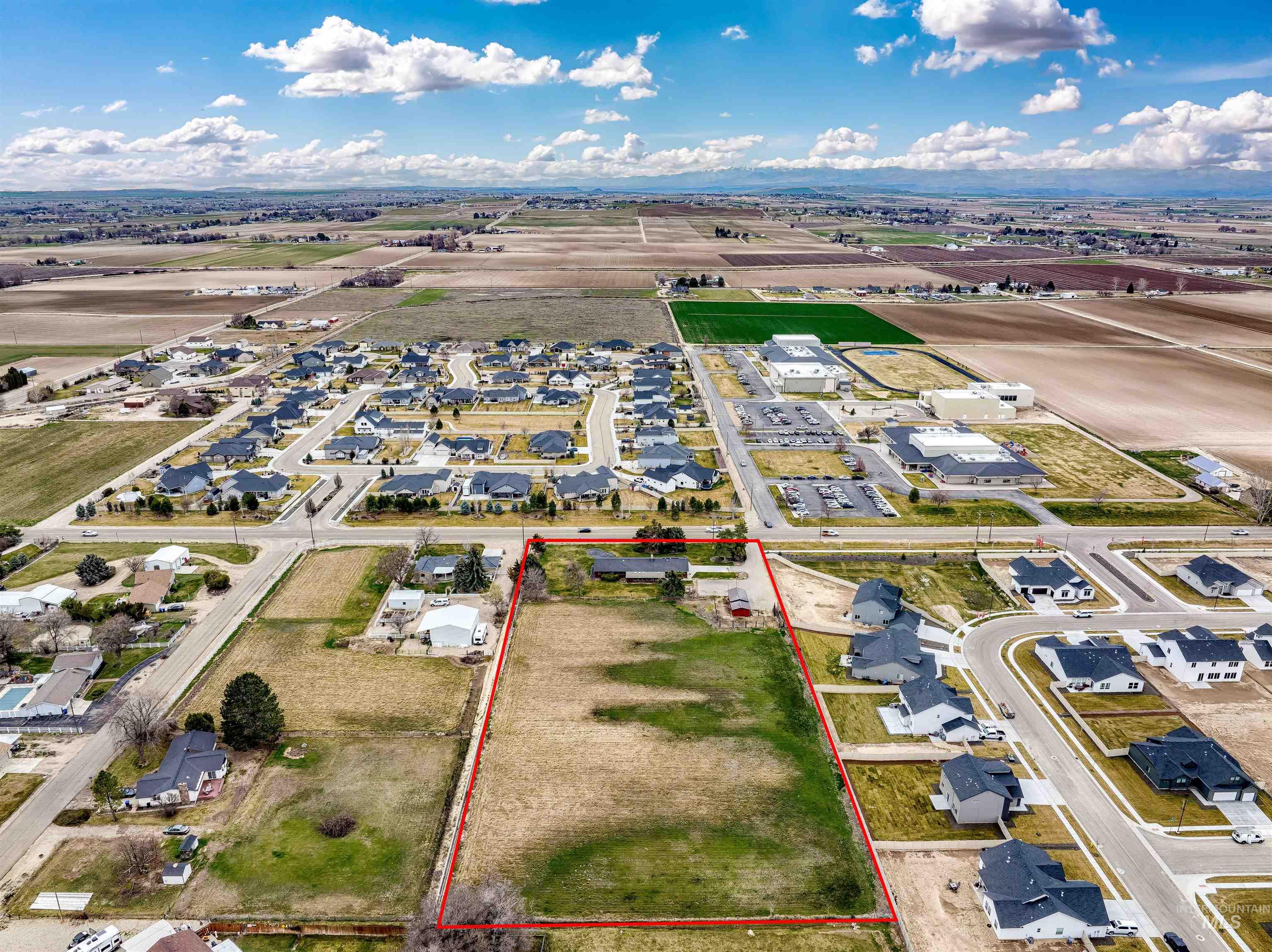 1124 E Lewis Ln, Nampa, Idaho 83686, 4 Bedrooms, 2.5 Bathrooms, Residential For Sale, Price $785,000, 98977957