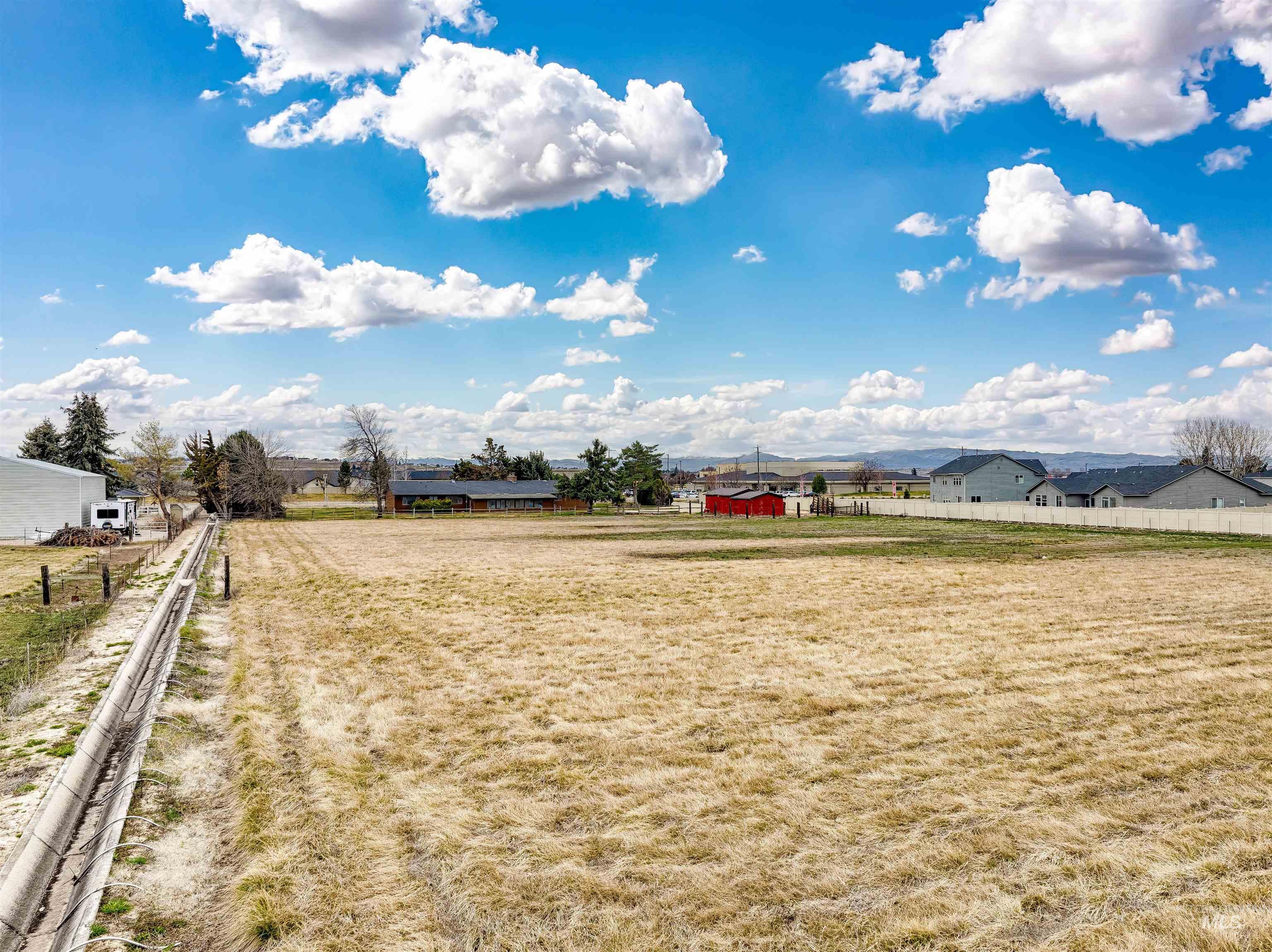 1124 E Lewis Ln, Nampa, Idaho 83686, 4 Bedrooms, 2.5 Bathrooms, Residential For Sale, Price $785,000,MLS 98977957