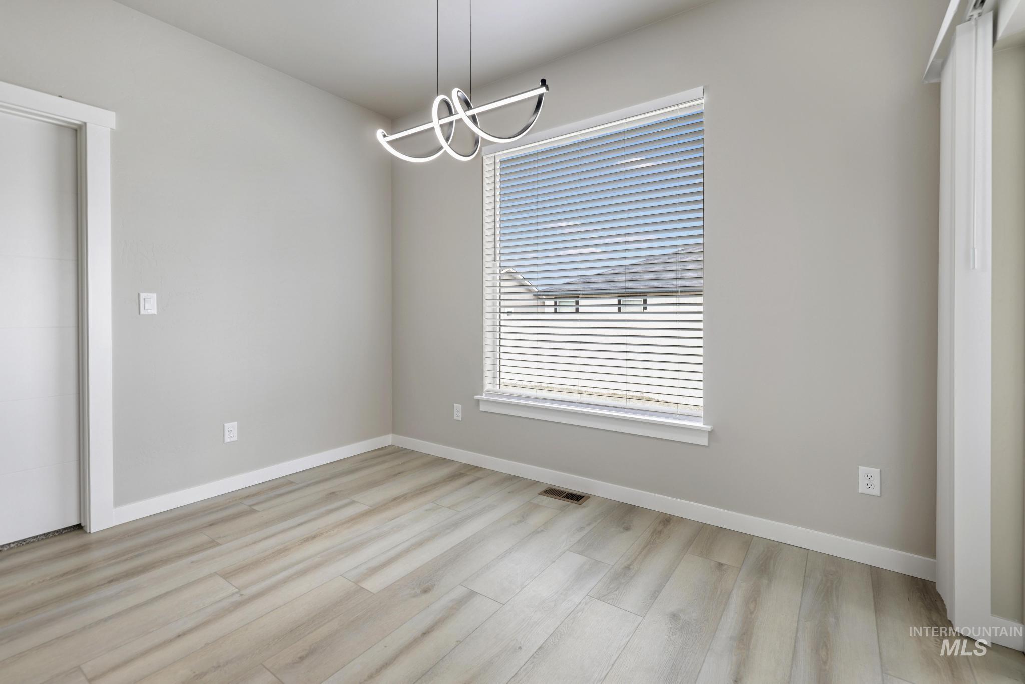 727 Satia Ln, Kimberly, Idaho 83341, 4 Bedrooms, 2 Bathrooms, Residential For Sale, Price $430,000,MLS 98977961