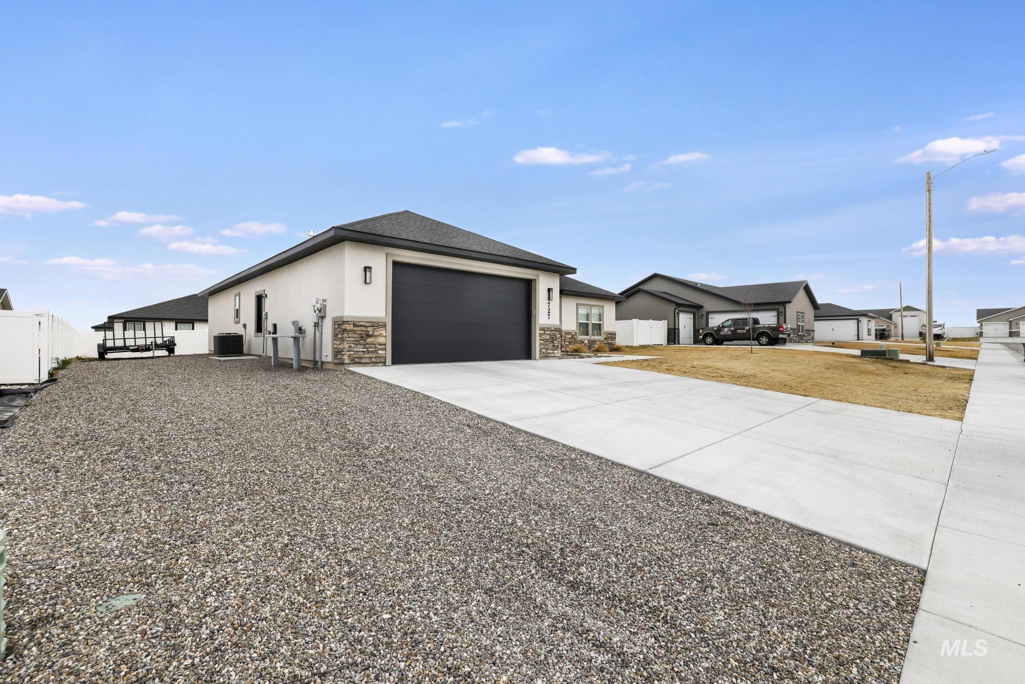 727 Satia Ln, Kimberly, Idaho 83341, 4 Bedrooms, 2 Bathrooms, Residential For Sale, Price $430,000,MLS 98977961