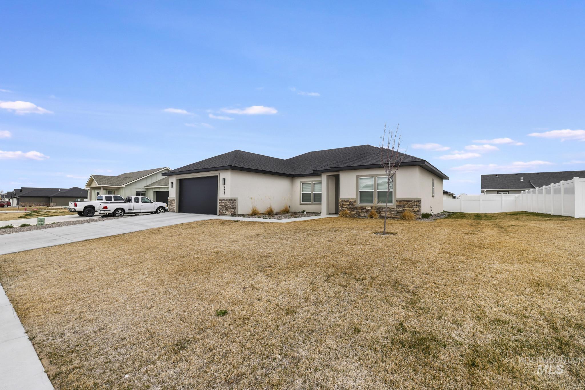 727 Satia Ln, Kimberly, Idaho 83341, 4 Bedrooms, 2 Bathrooms, Residential For Sale, Price $418,000,MLS 98977961