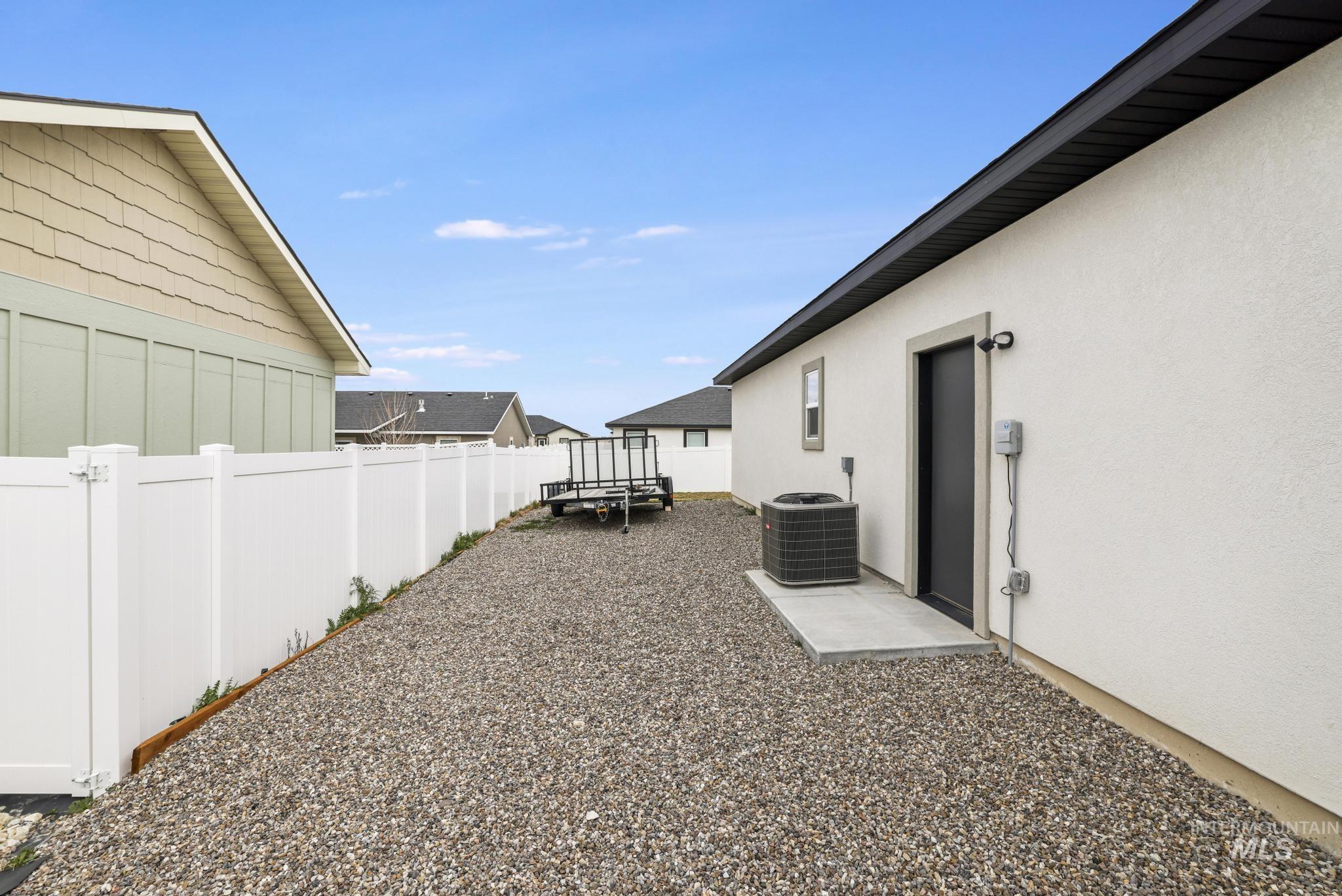 727 Satia Ln, Kimberly, Idaho 83341, 4 Bedrooms, 2 Bathrooms, Residential For Sale, Price $430,000,MLS 98977961