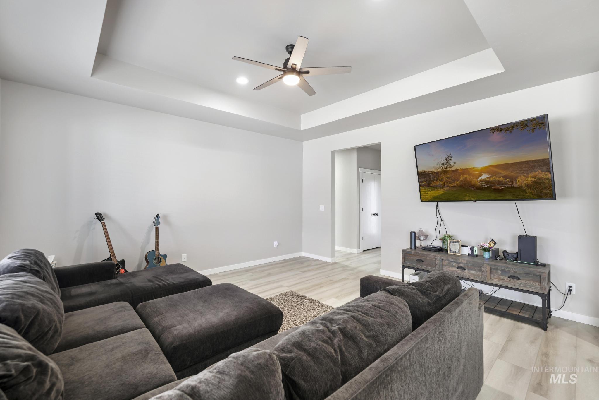 727 Satia Ln, Kimberly, Idaho 83341, 4 Bedrooms, 2 Bathrooms, Residential For Sale, Price $430,000,MLS 98977961