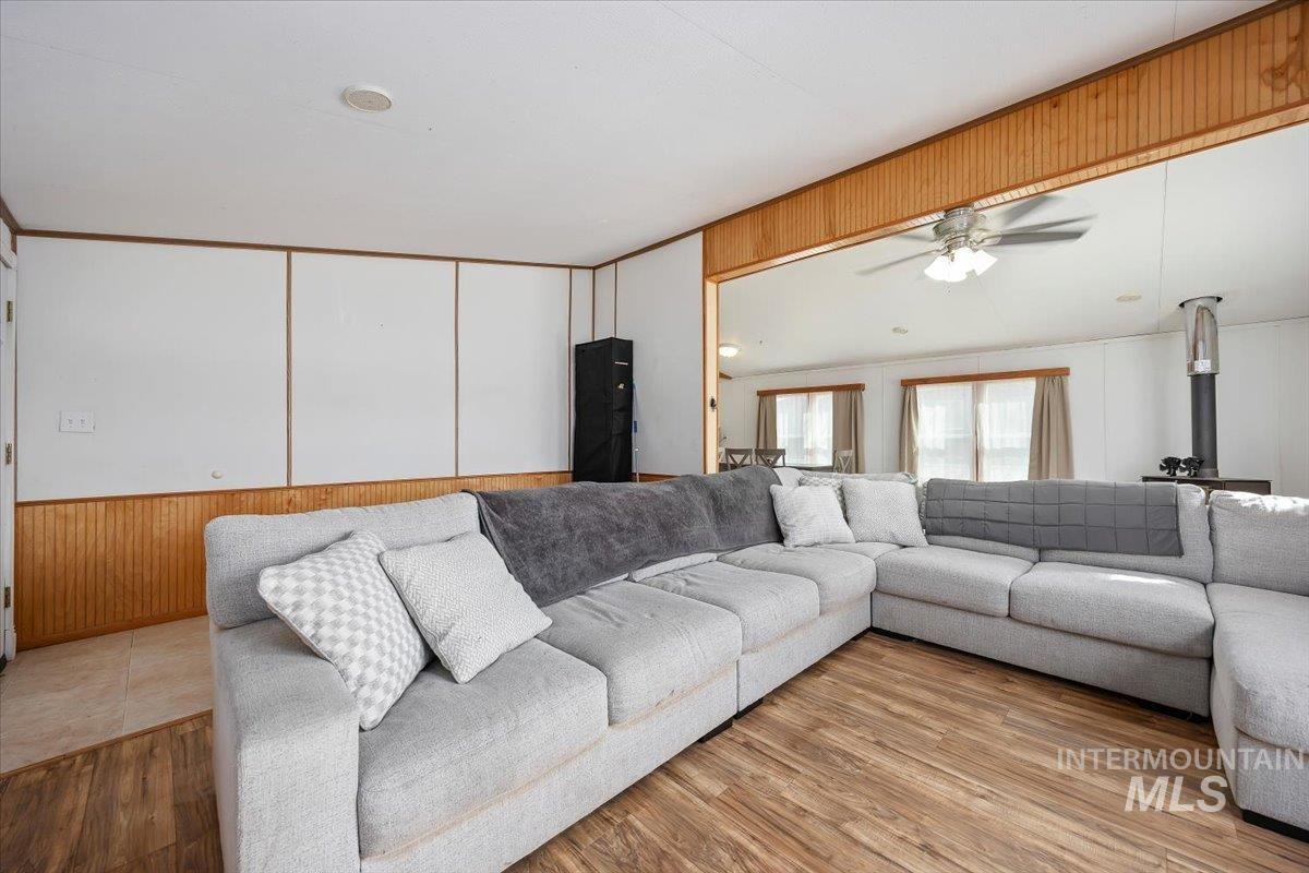 420 E Avenue C, Wendell, Idaho 83355, 4 Bedrooms, 2 Bathrooms, Residential For Sale, Price $284,500,MLS 98977962