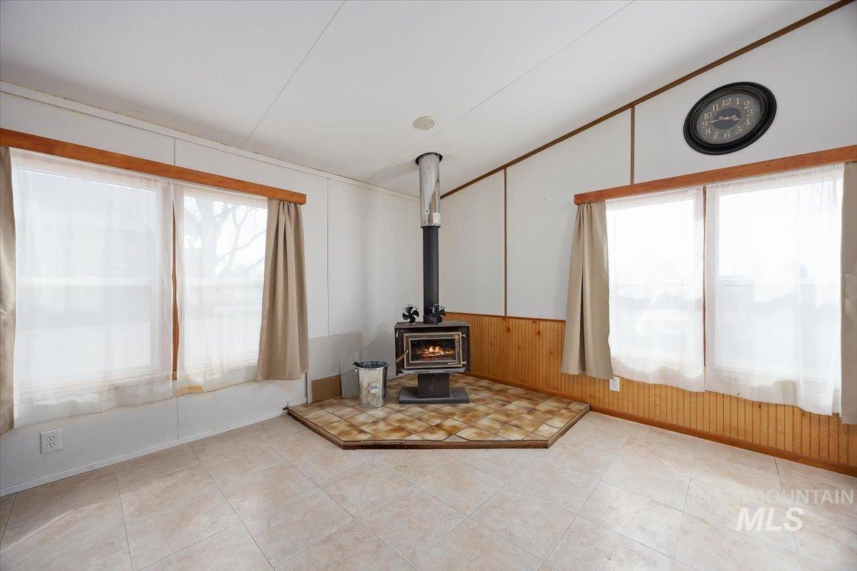 420 E Avenue C, Wendell, Idaho 83355, 4 Bedrooms, 2 Bathrooms, Residential For Sale, Price $284,500,MLS 98977962