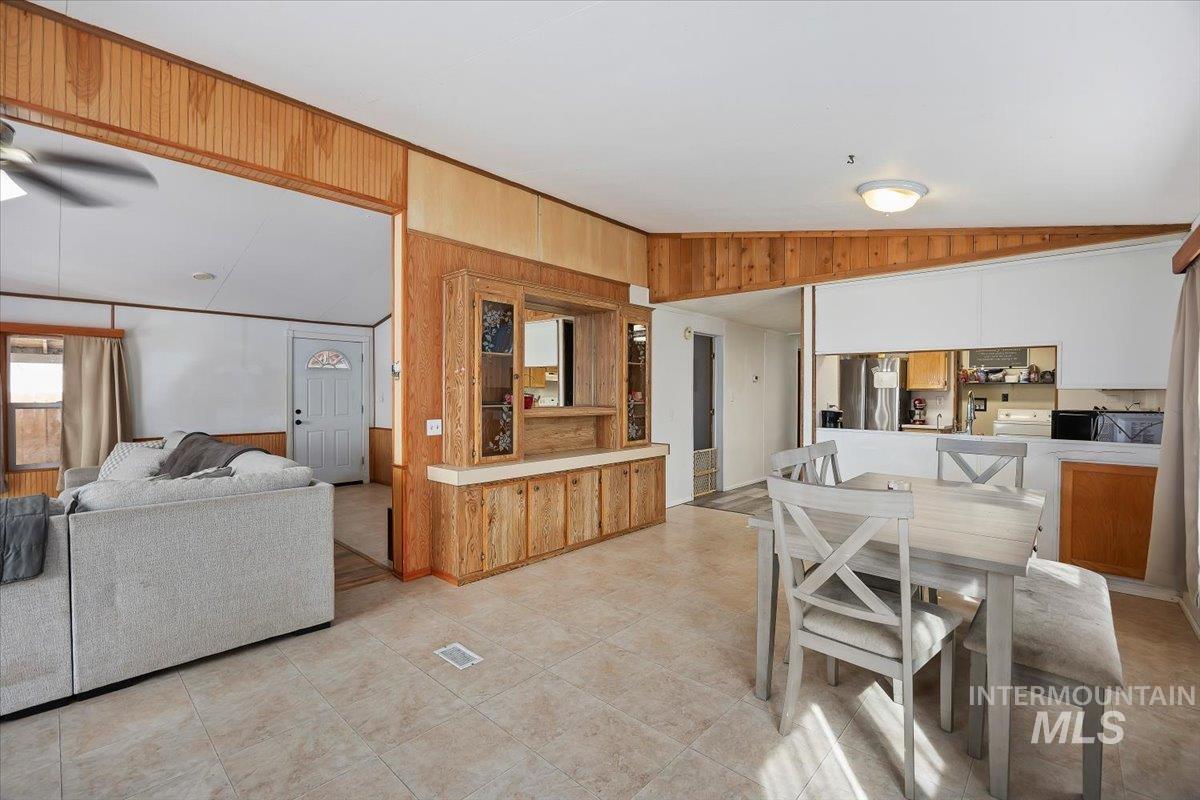 420 E Avenue C, Wendell, Idaho 83355, 4 Bedrooms, 2 Bathrooms, Residential For Sale, Price $284,500,MLS 98977962