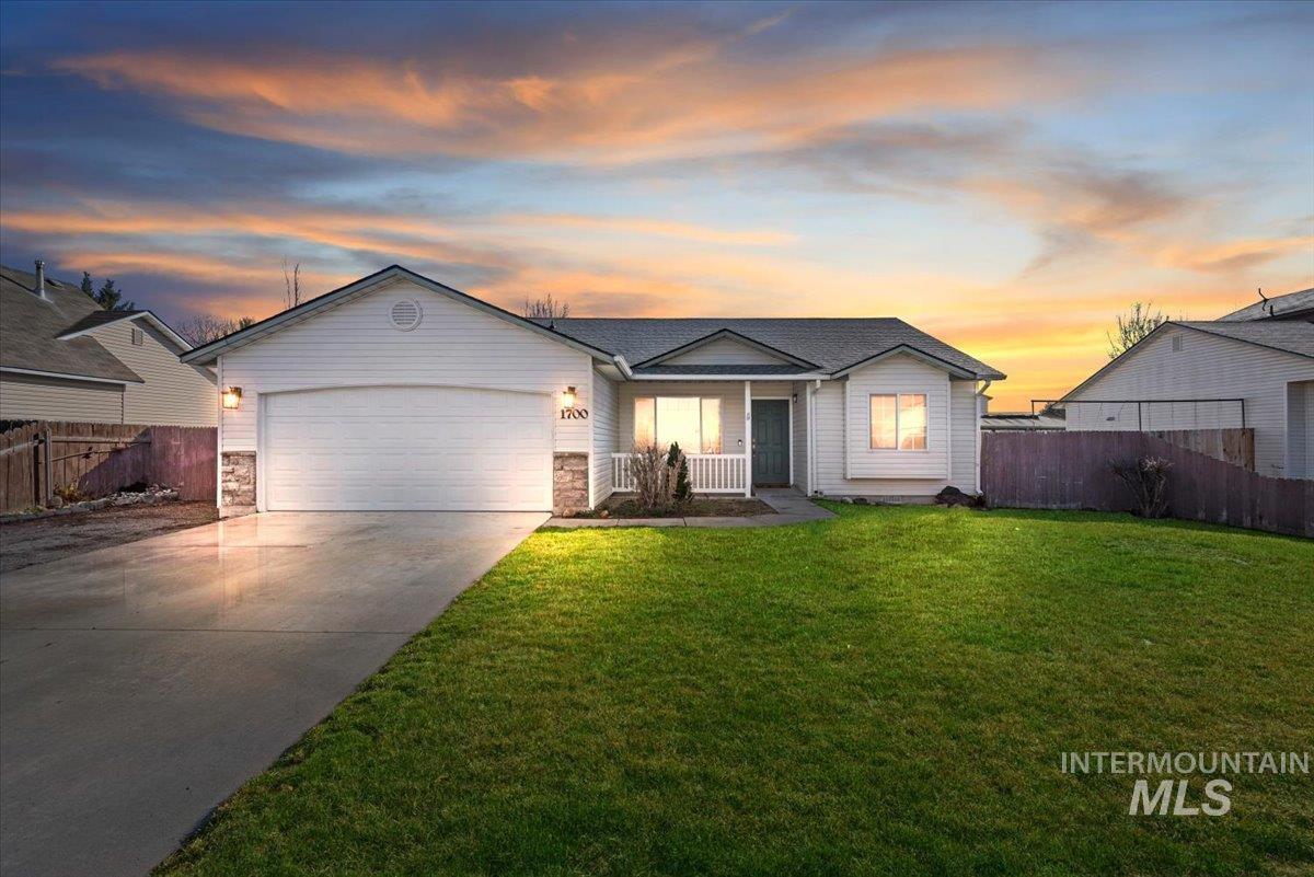 1700 S Camas, Nampa, Idaho 83686, 4 Bedrooms, 2 Bathrooms, Residential For Sale, Price $368,000,MLS 98977963